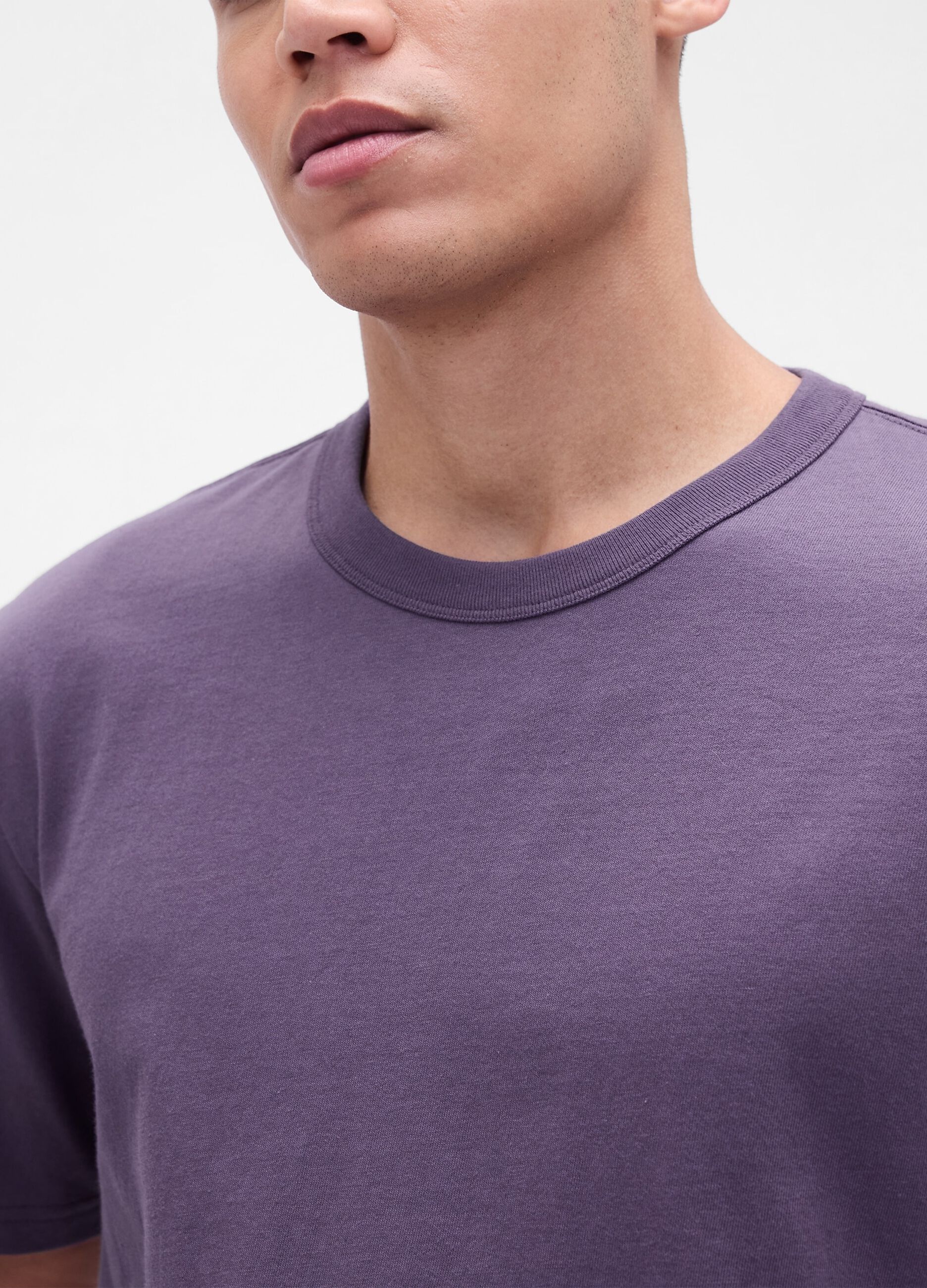 Purple short-sleeve cotton T-shirt