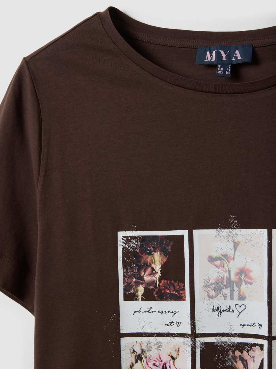 Brown pure cotton T-shirt with floral print, regular fit_6