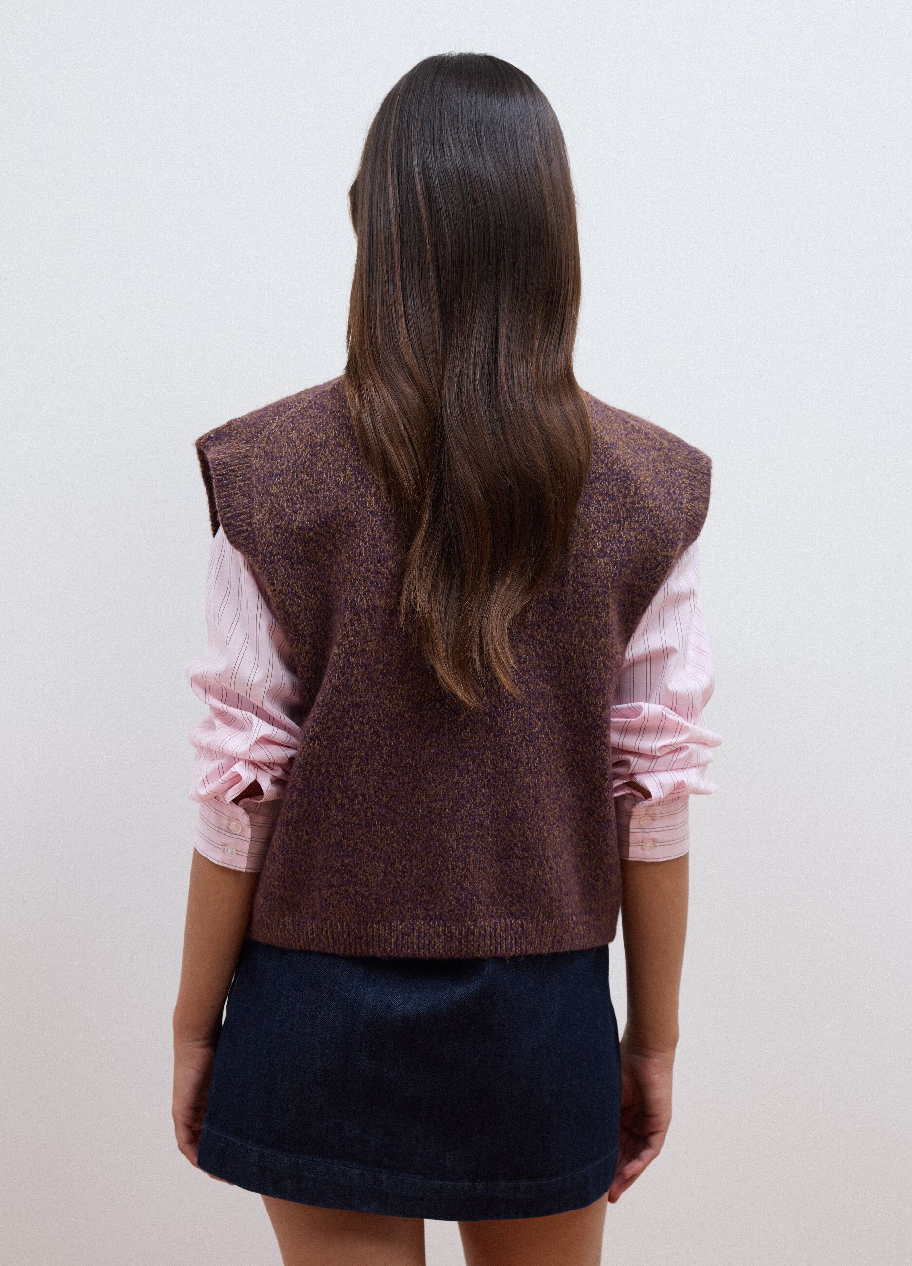 Gilet marrone girocollo in misto lyocell e lana