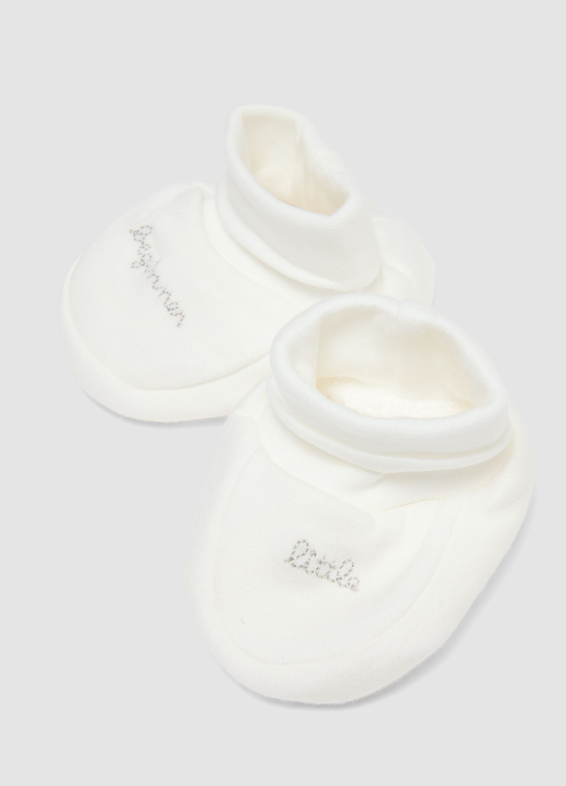 Set bianco con cappellino e scarpine foderate
