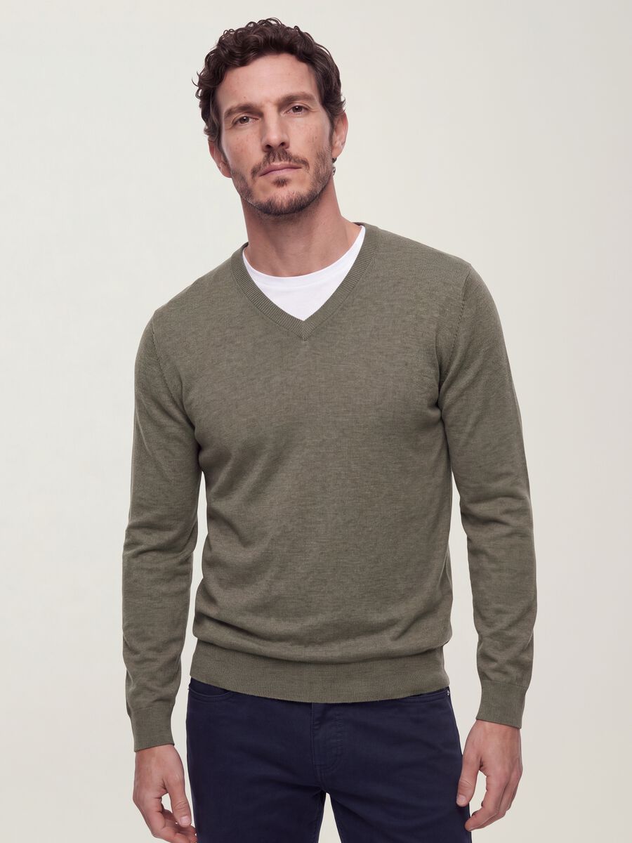 Grey viscose-blend V-neck jumper, regular fit_0