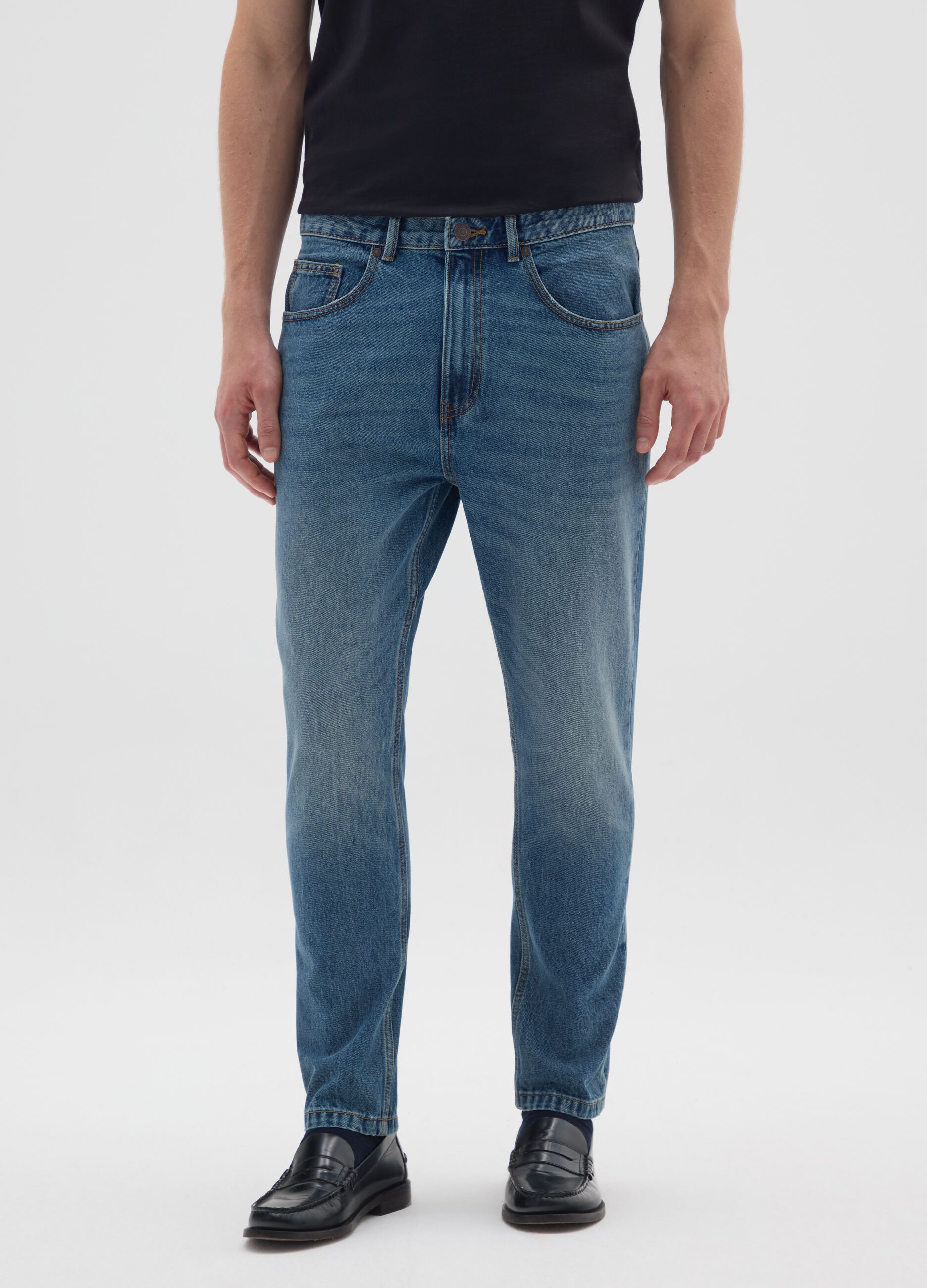 Pure cotton denim jeans in carrot fit