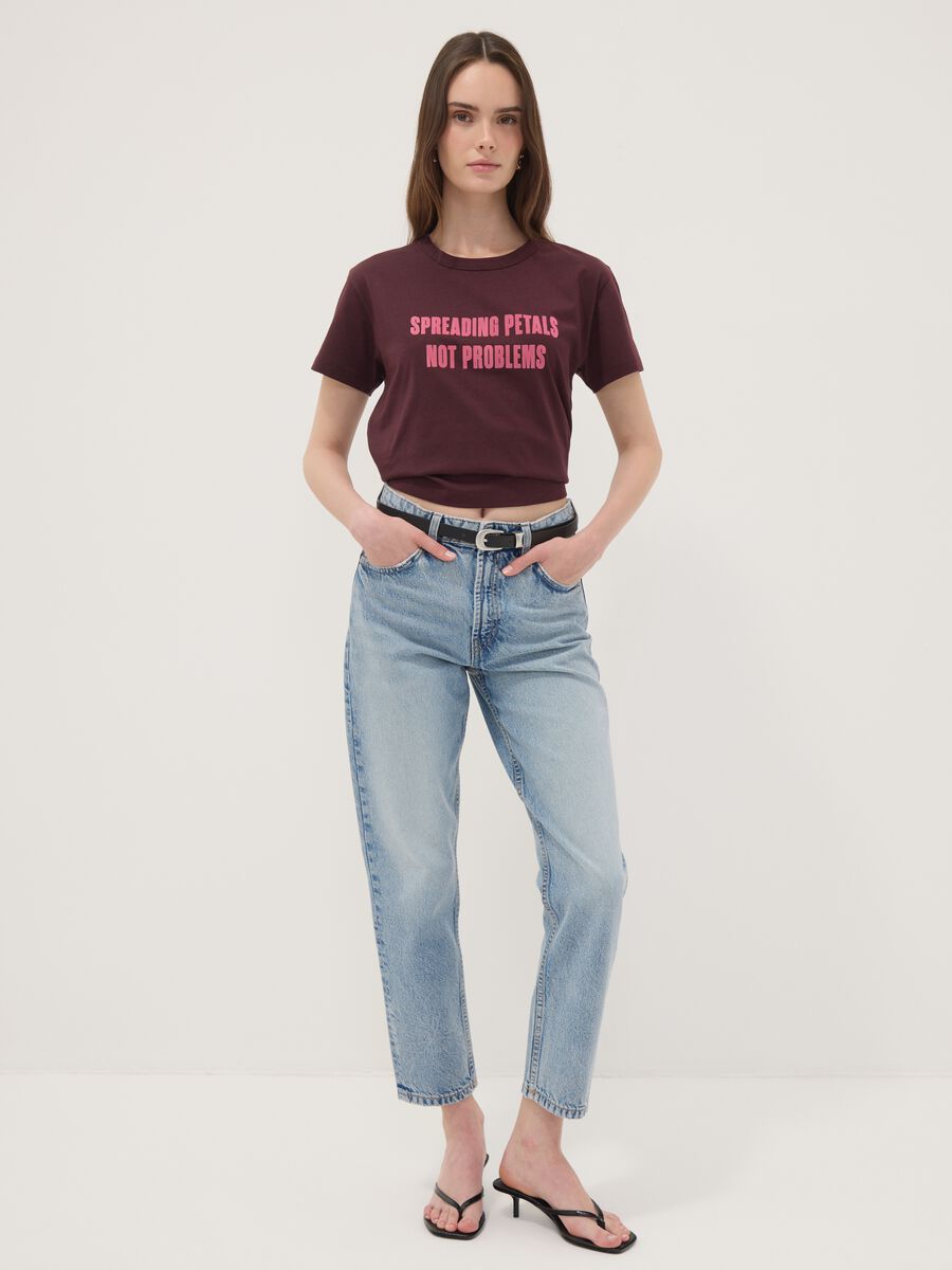 Red pure cotton T-shirt with front slogan, regular fit_2