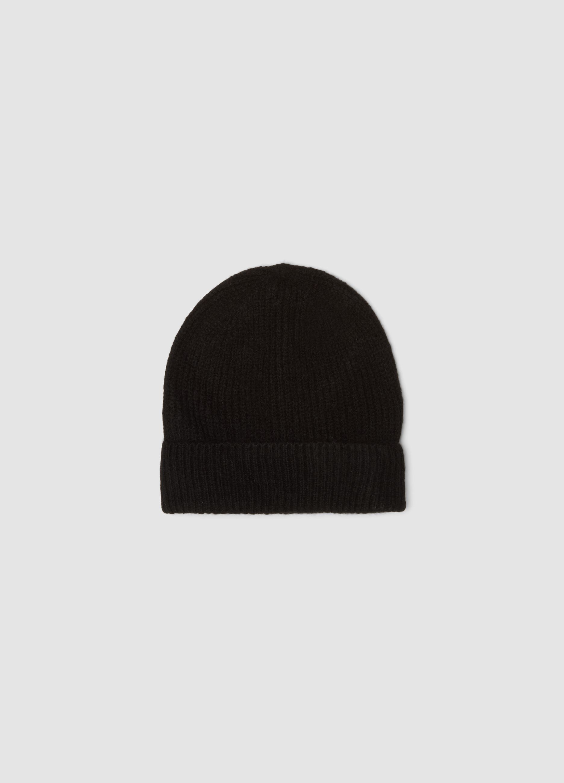 Cappello nero a coste in tessuto elasticizzato