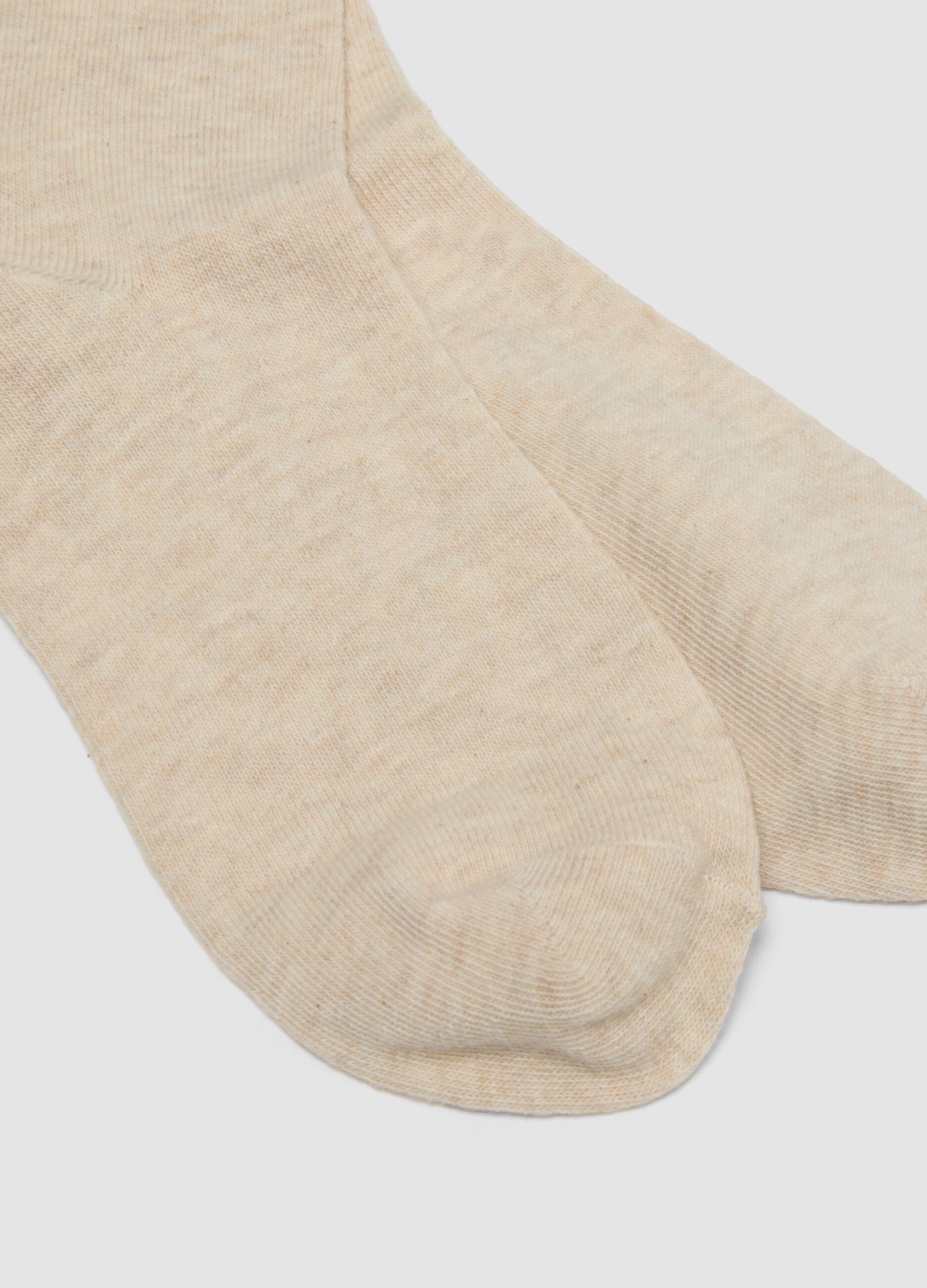 2-pack of beige socks in organic cotton blend