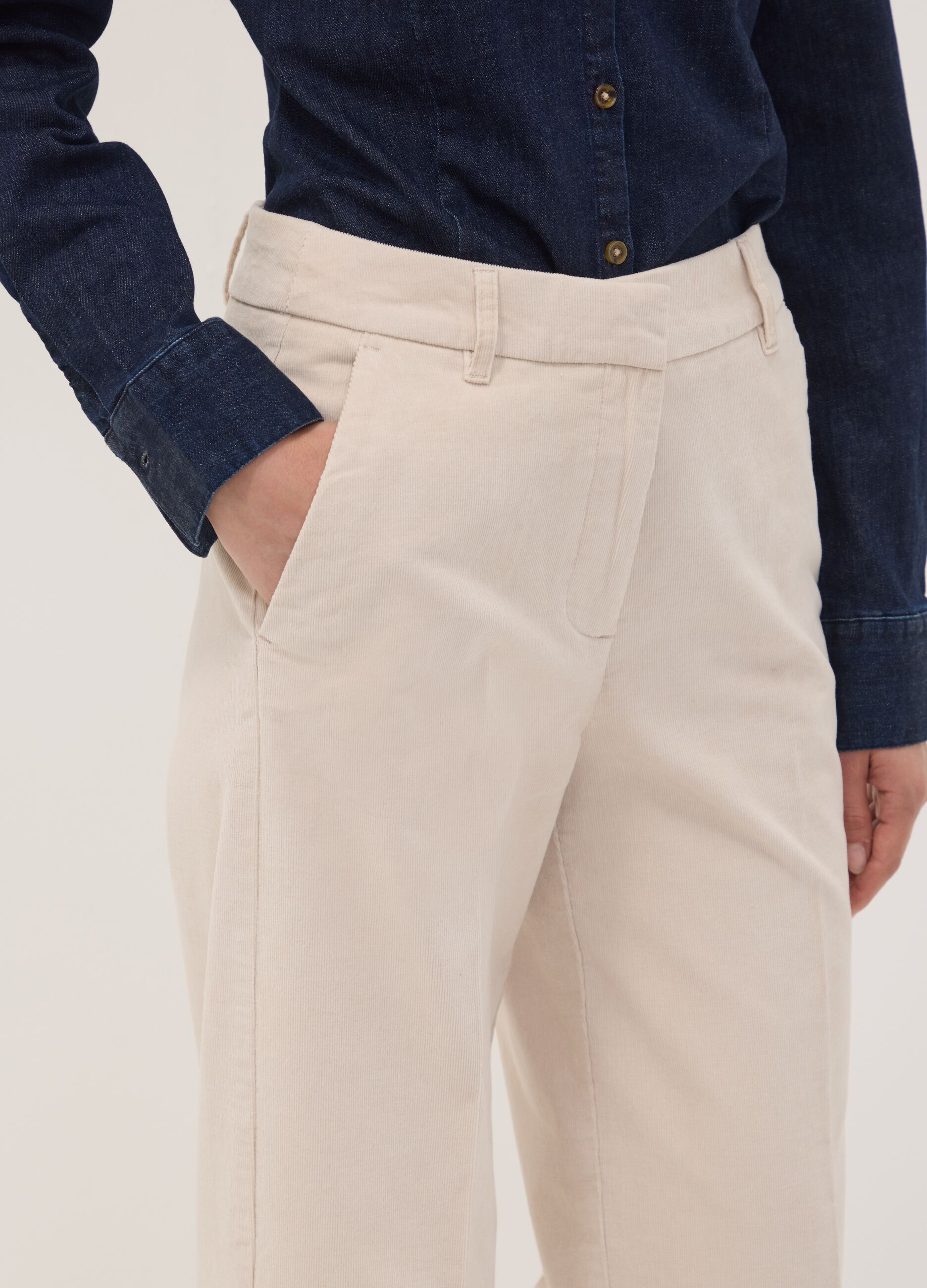 بنطال The Iconic Pants بيج بقصّة مستقيمة من قطن مطاطي مضلّع