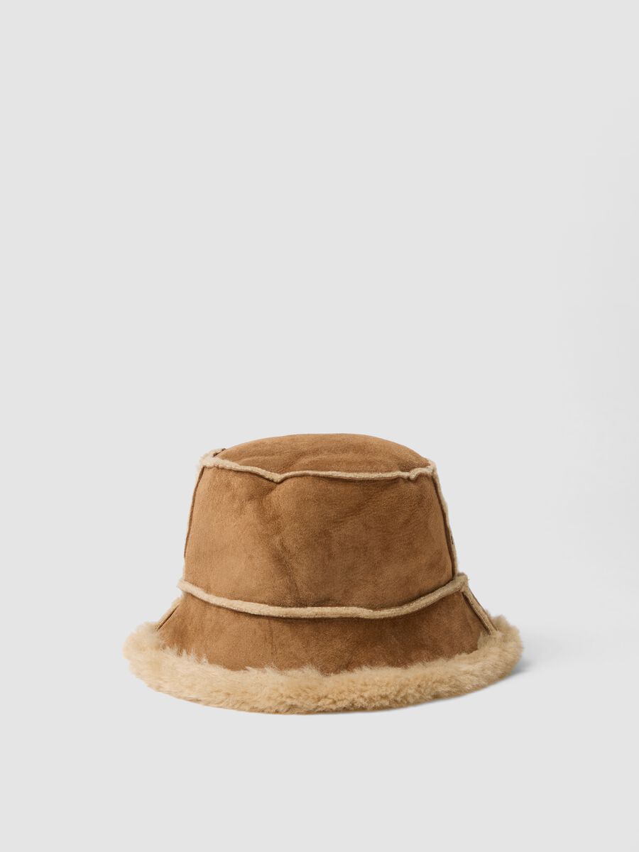 Brown genuine leather hat with shearling-effect trim_0