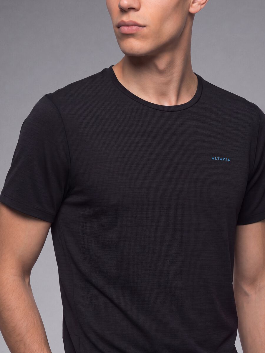 ALTAVIA black breathable technical slim-fit T-shirt_2