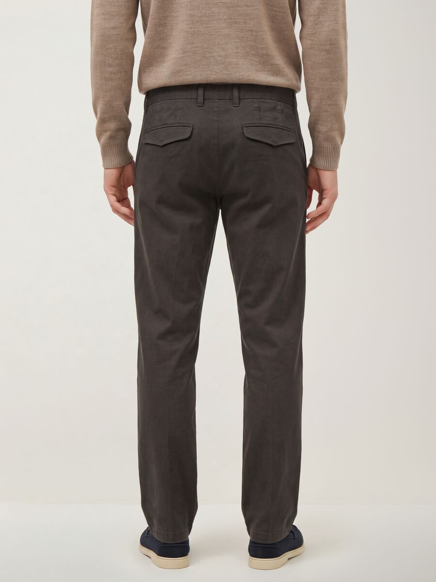 Pantaloni chino verdi in puro cotone regular fit_3