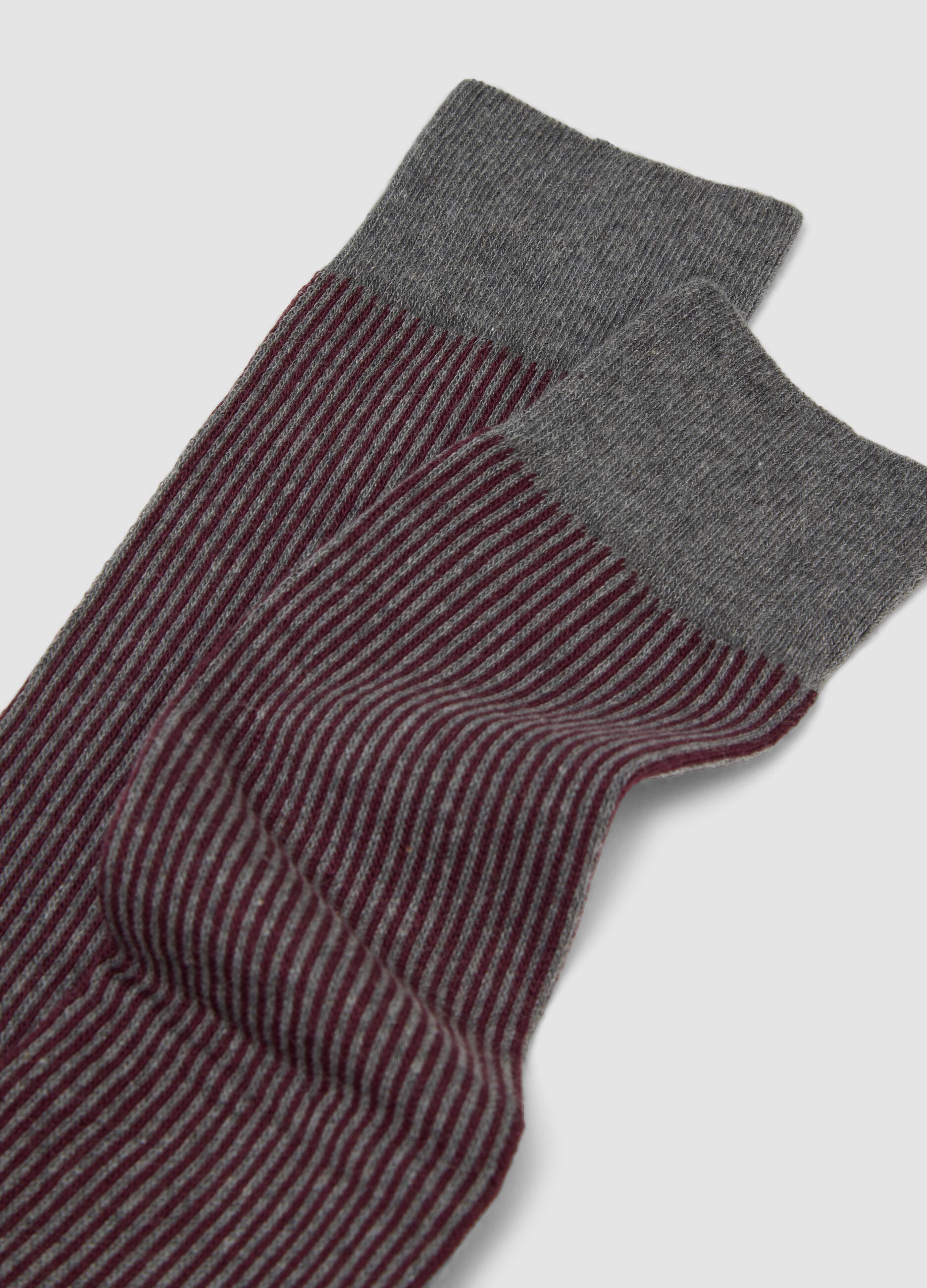 Men&rsquo;s grey marl long socks in stretch cotton