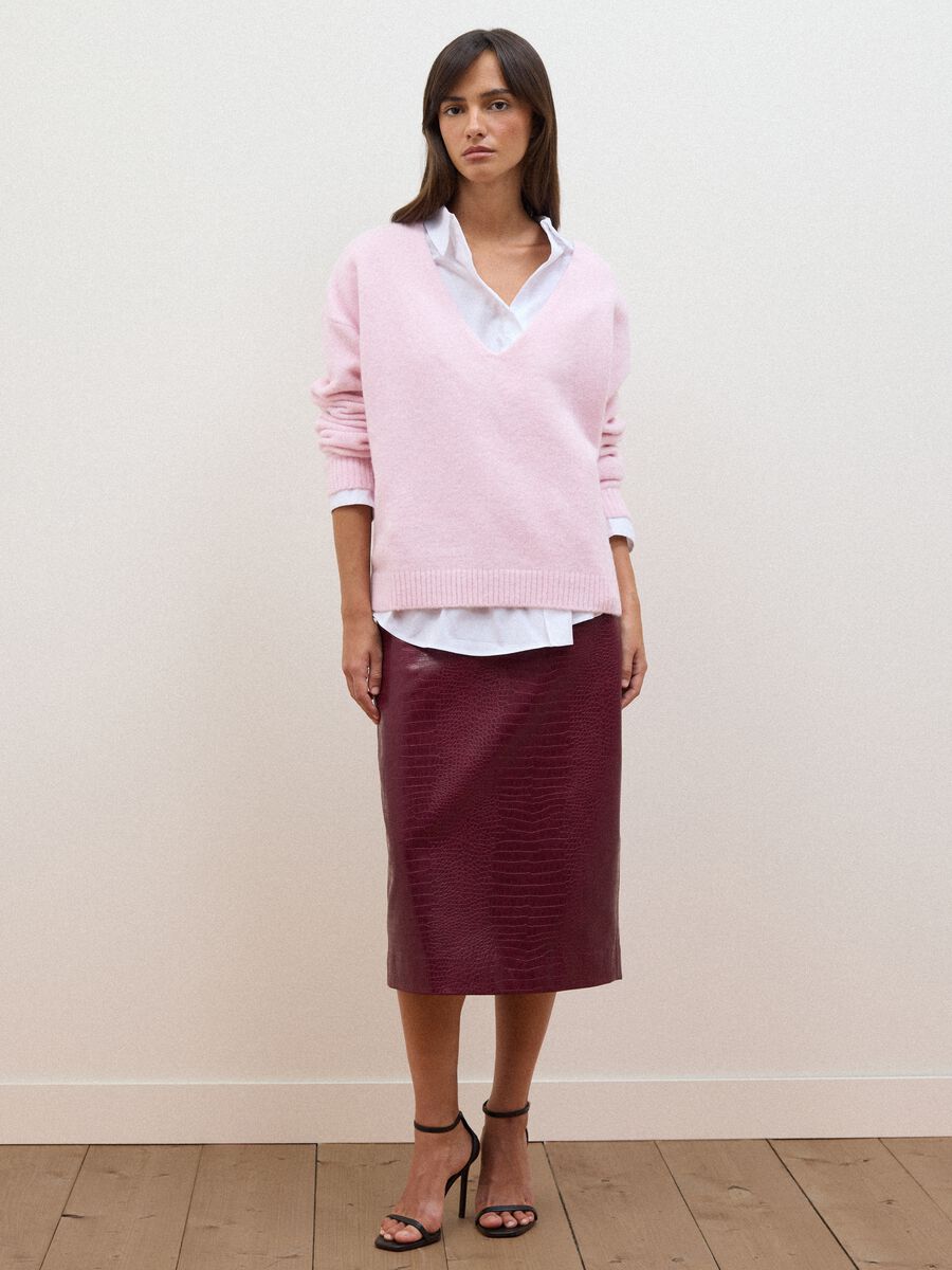 Pink stretch wool jumper with deep V-neck and oversized fit_1