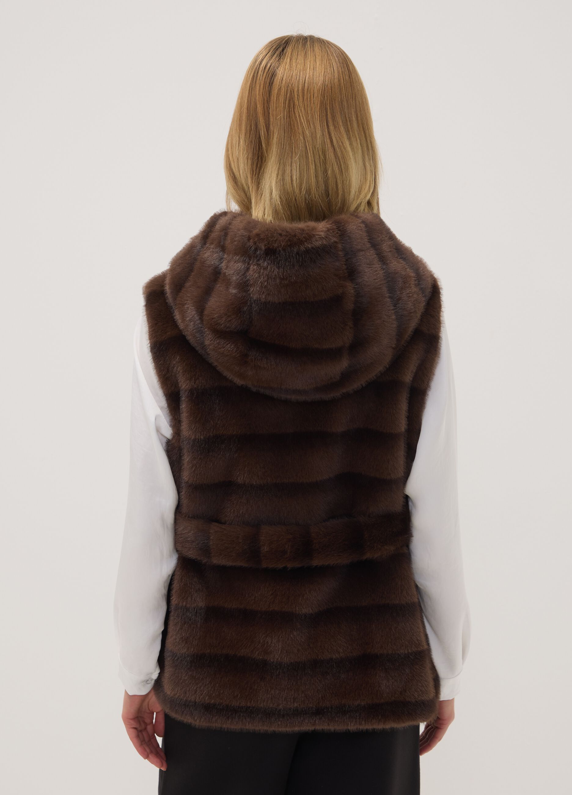 Gilet lungo marrone con cintura