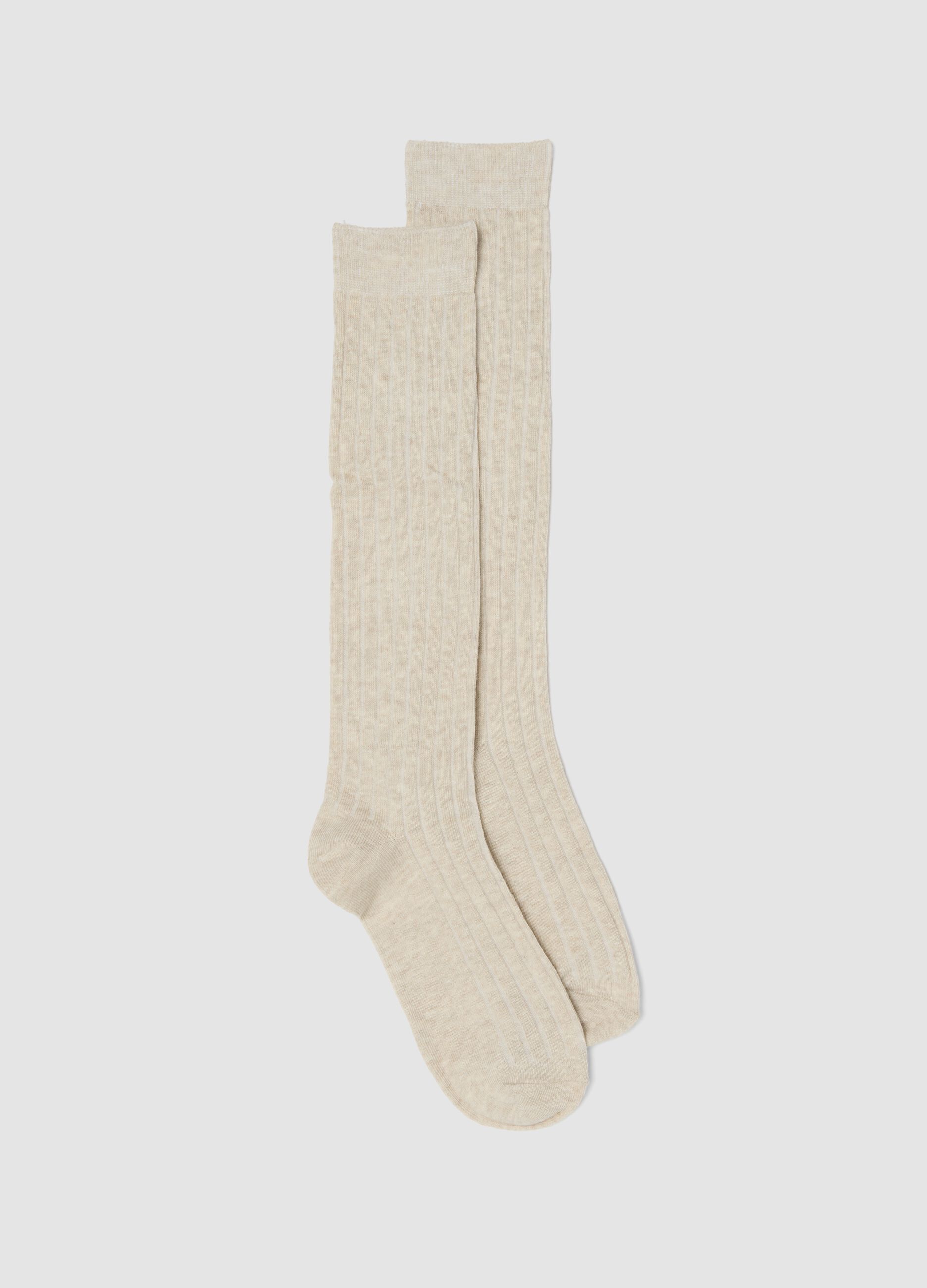 Long beige ribbed socks in pure organic cotton