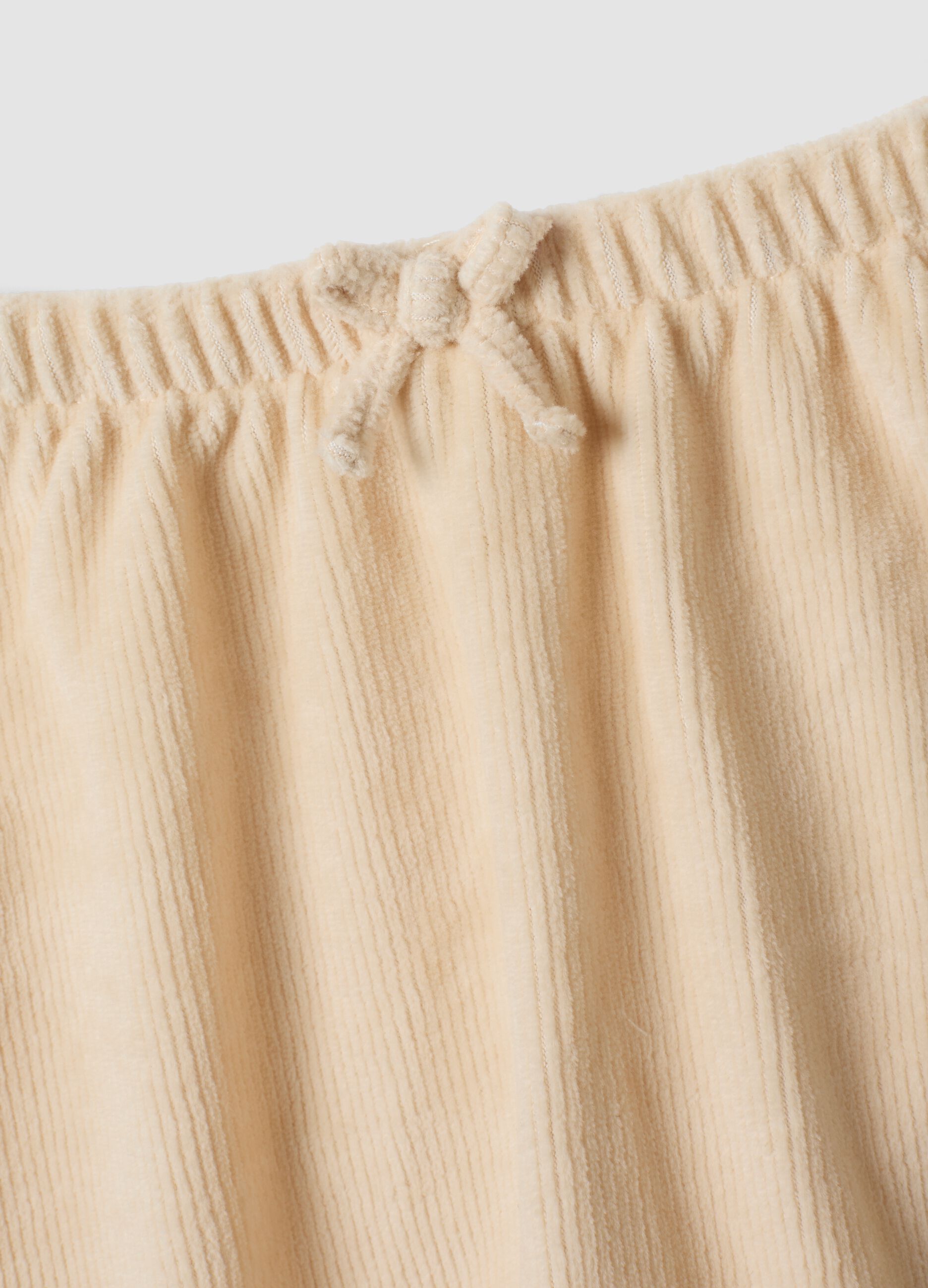 White two-piece set in pure organic cotton with Winnie the Pooh print