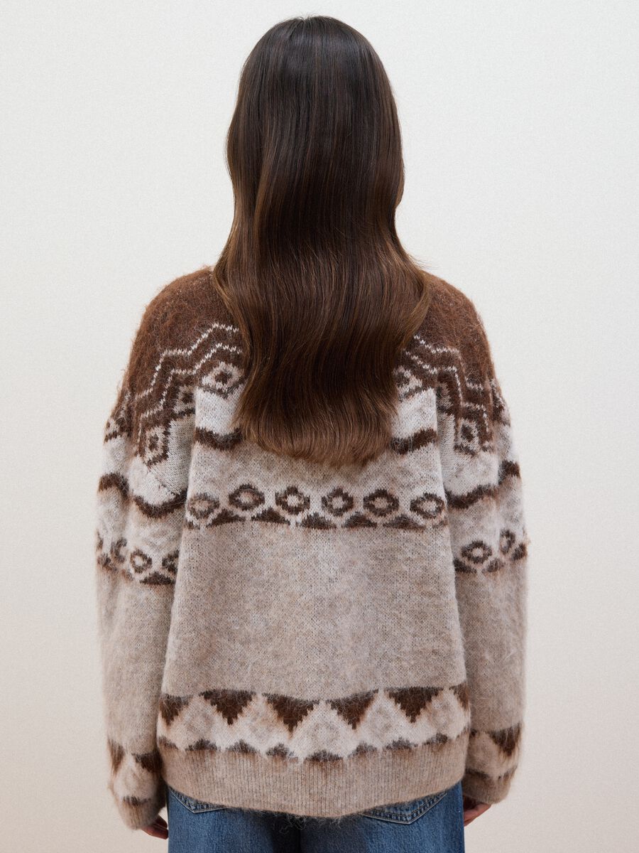 Beige wool and alpaca-blend cardigan with deep V-neck, oversized fit_3