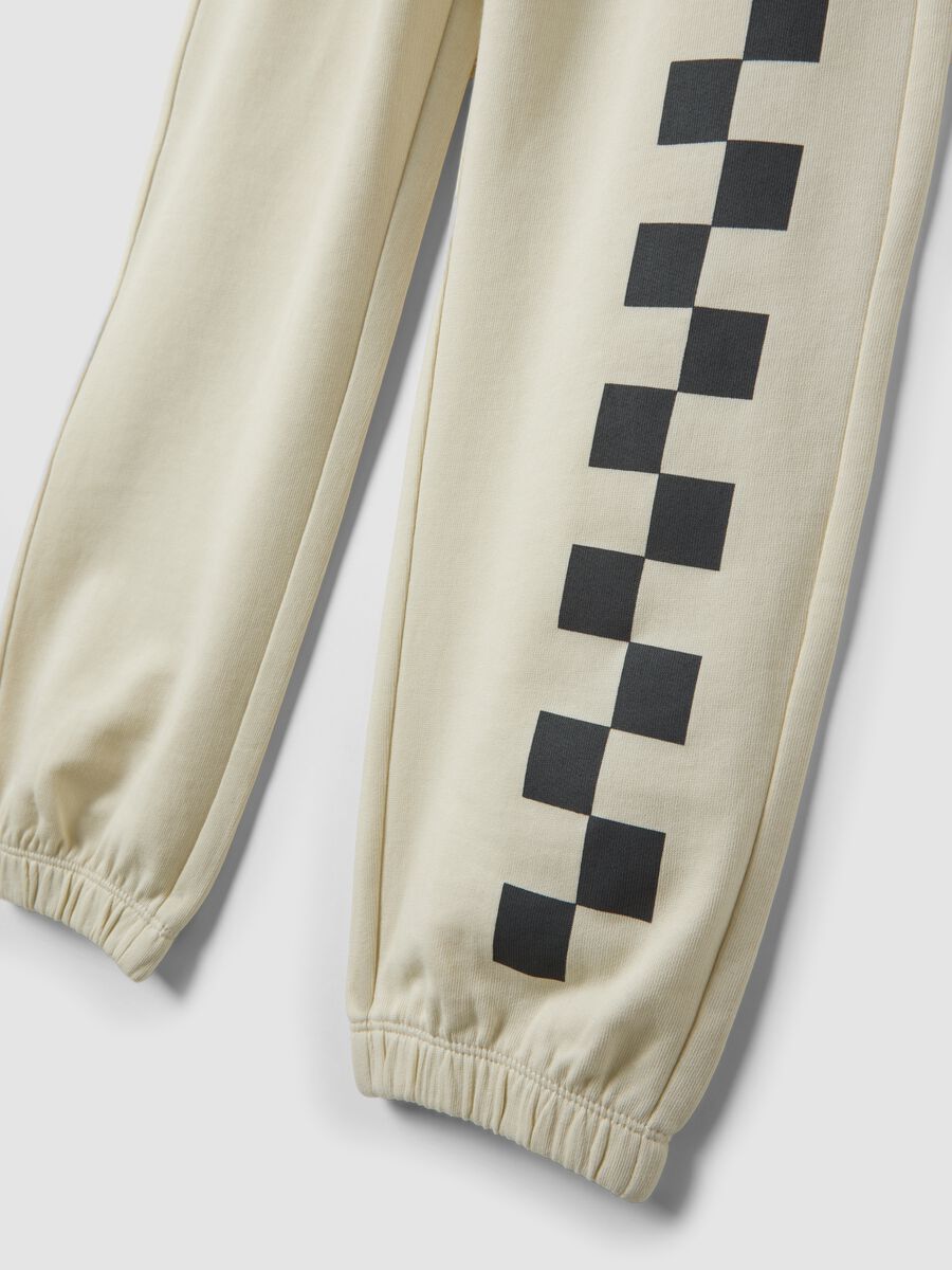 White pure cotton joggers with check print, comfort fit_1