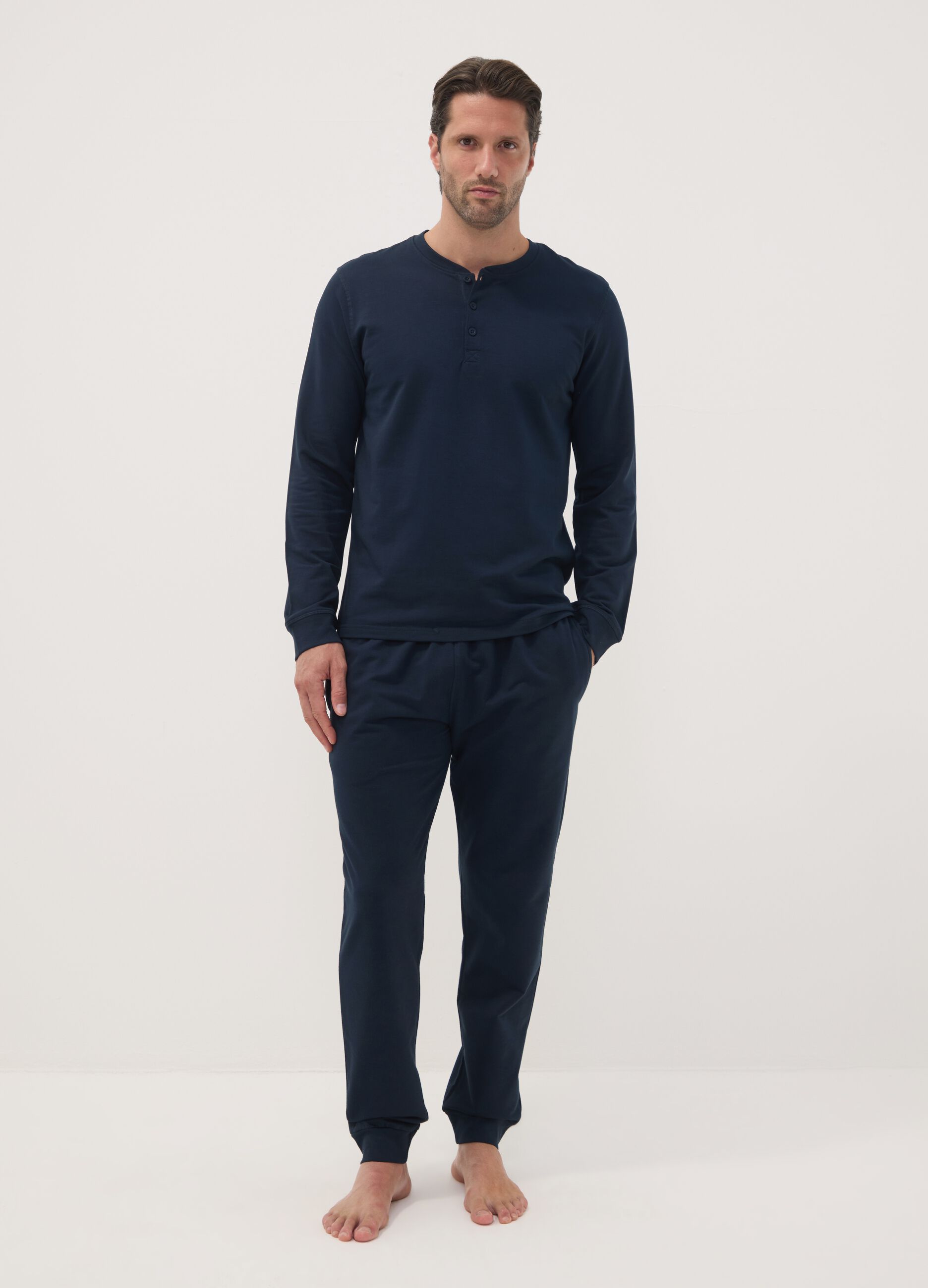Pigiama blu in puro cotone con scollo serafino
