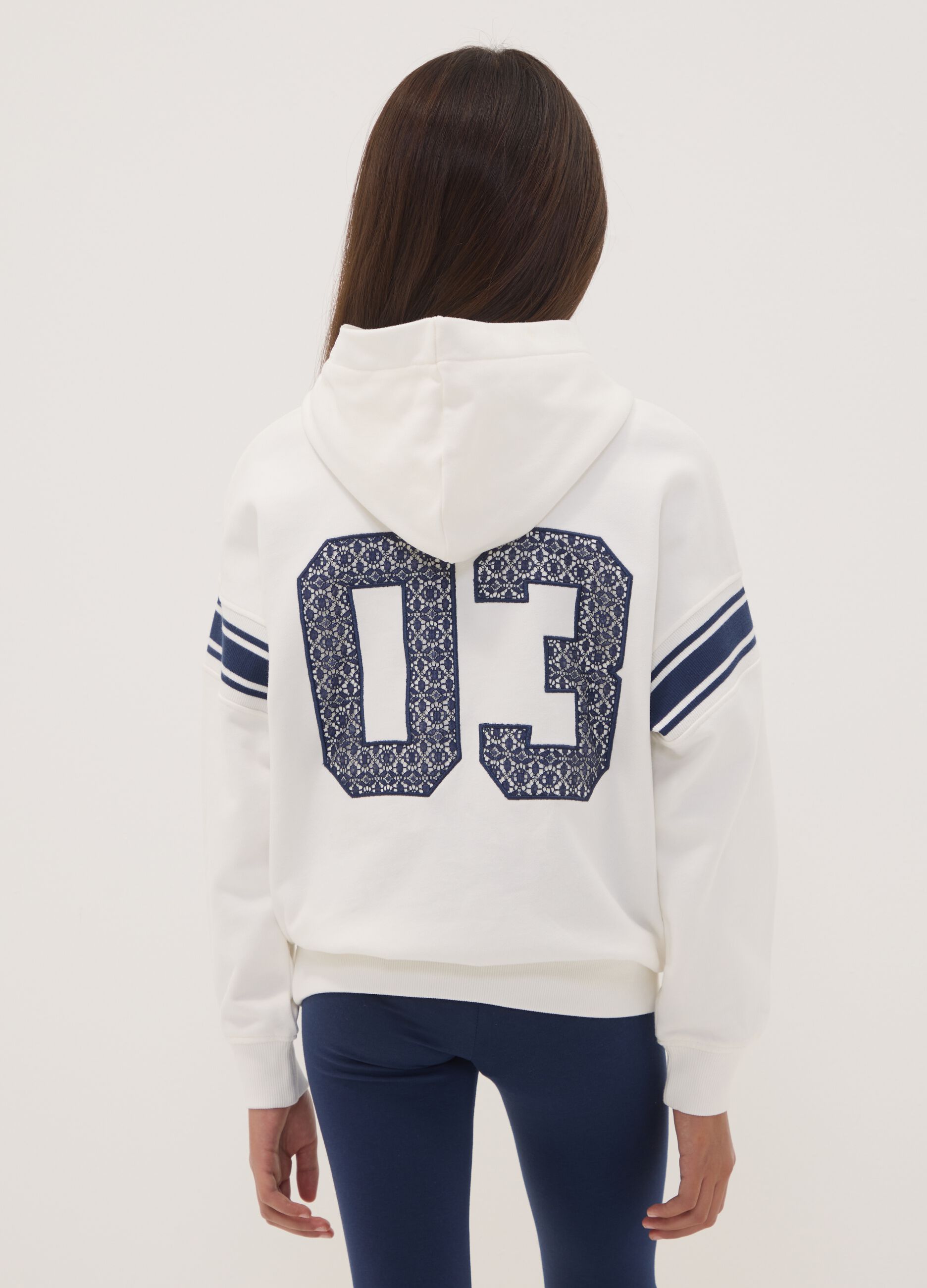 White 100% cotton hoodie with crew neck