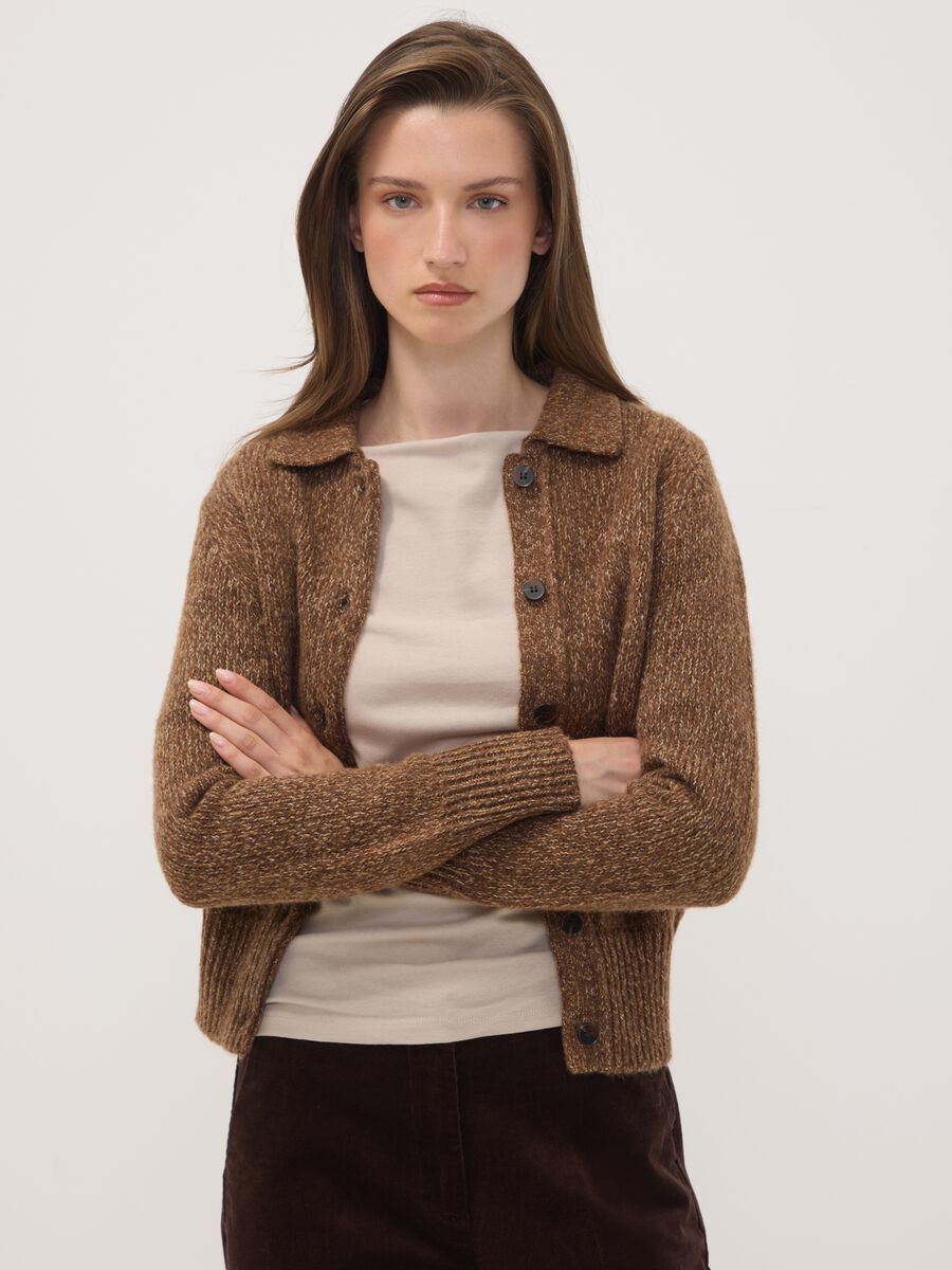 Cardigan marrone in misto lana con colletto polo_0