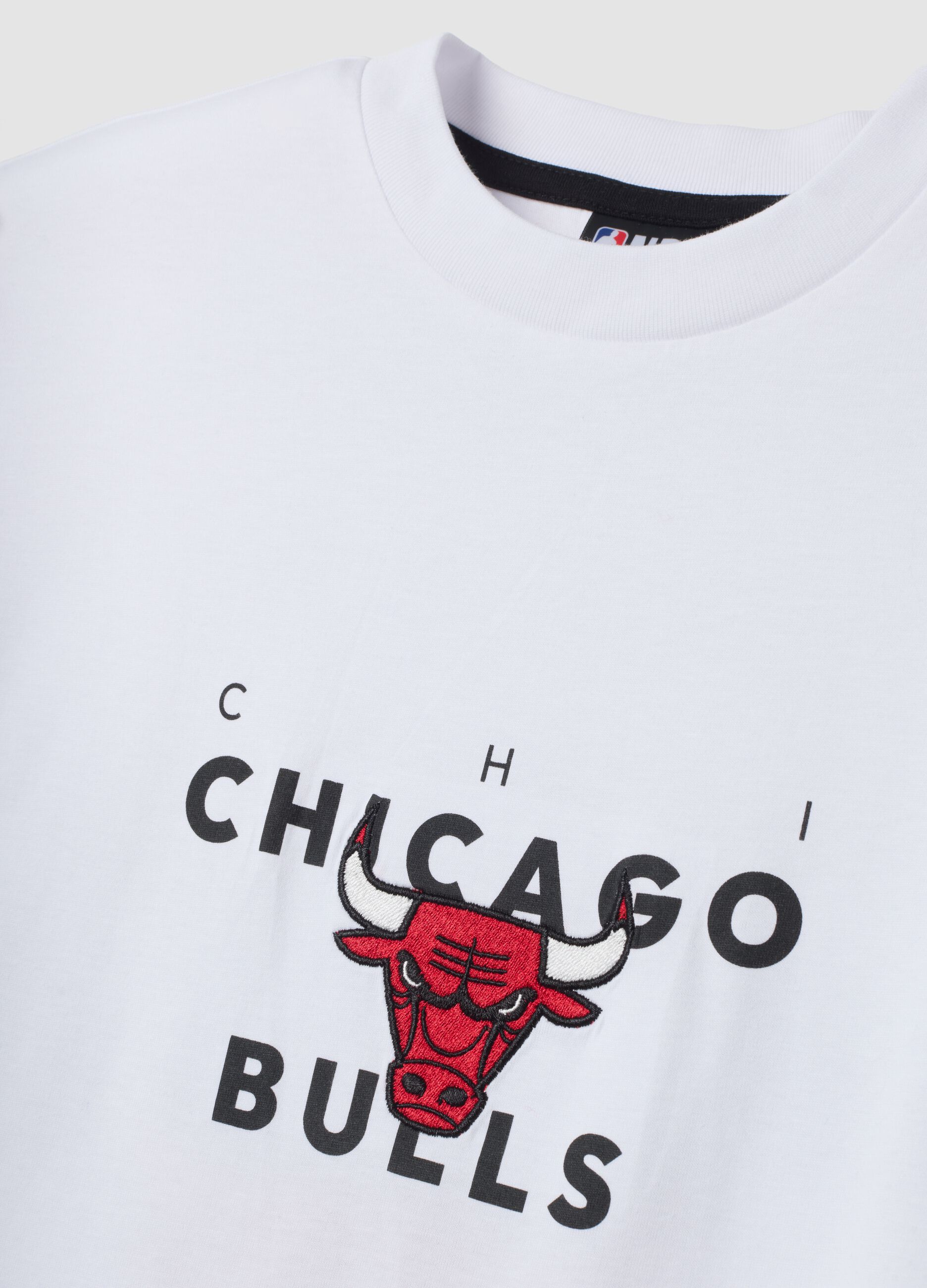White pure cotton T-shirt with Chicago Bulls print