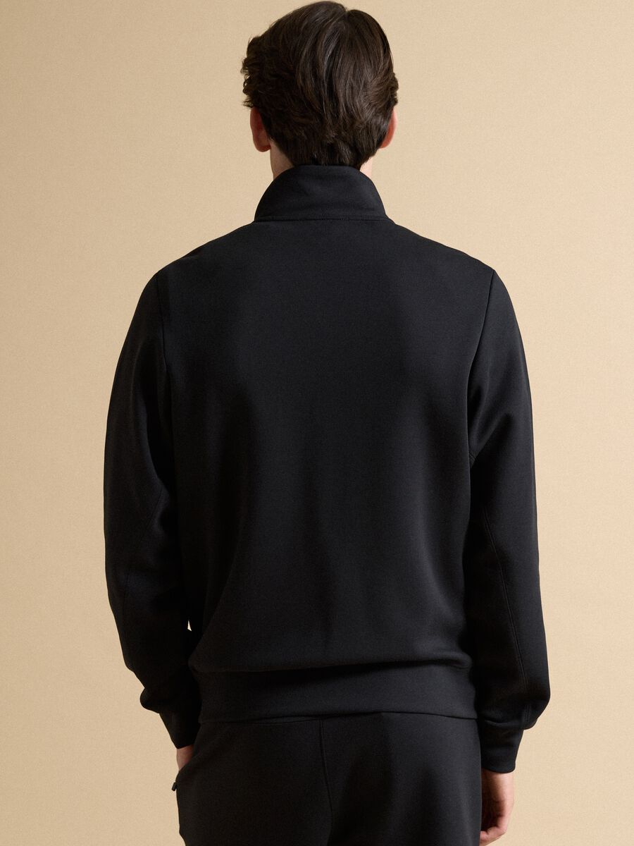 Black full-zip jacket with stretch Easy Dry collar, regular fit_3