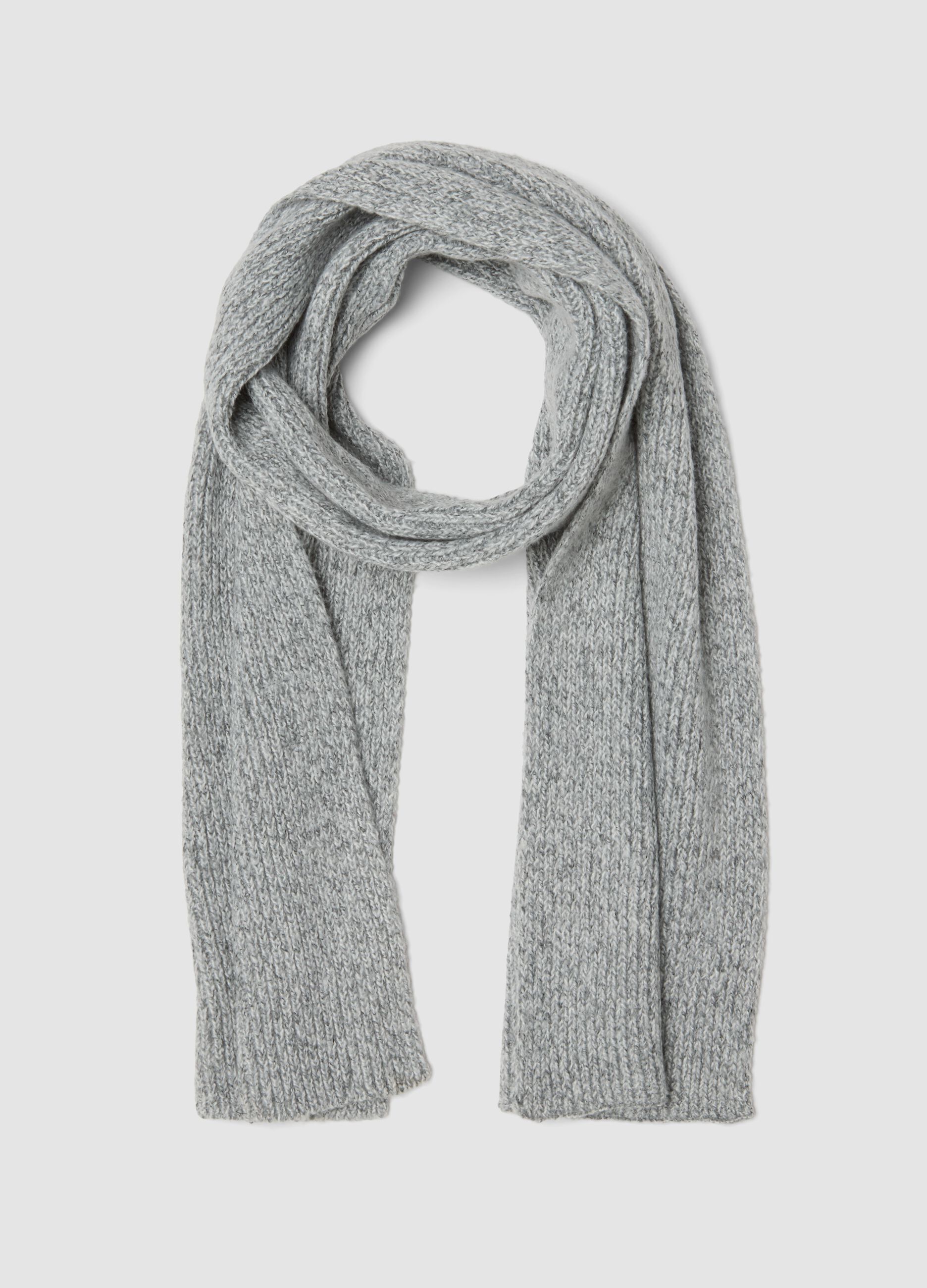 Light grey rib-knit scarf