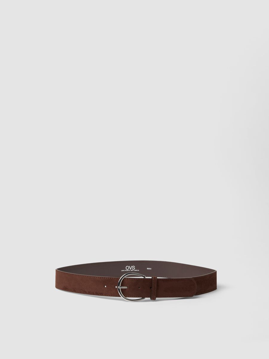 Brown belt with oval metal buckle_0