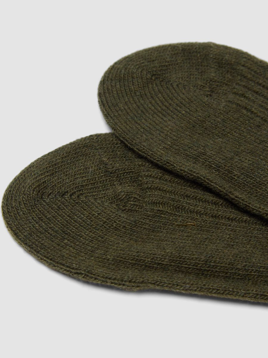 Green ribbed socks in wool, viscose and stretch cashmere_1