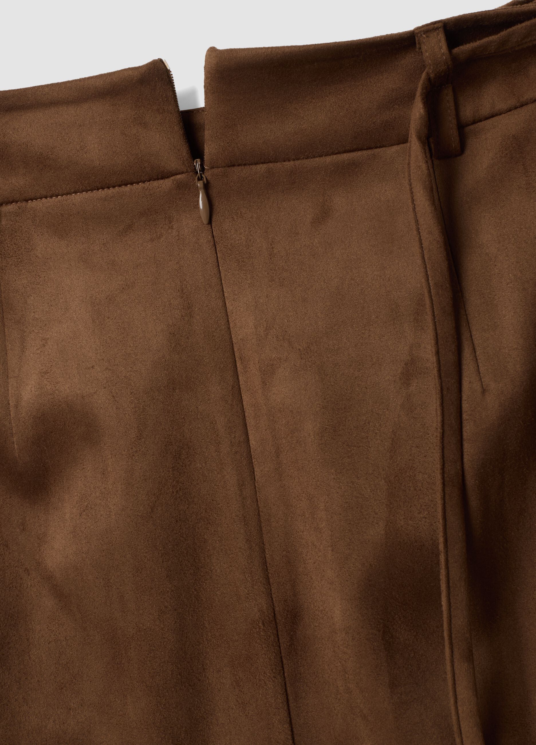 Brown stretch-fabric skirt with belt