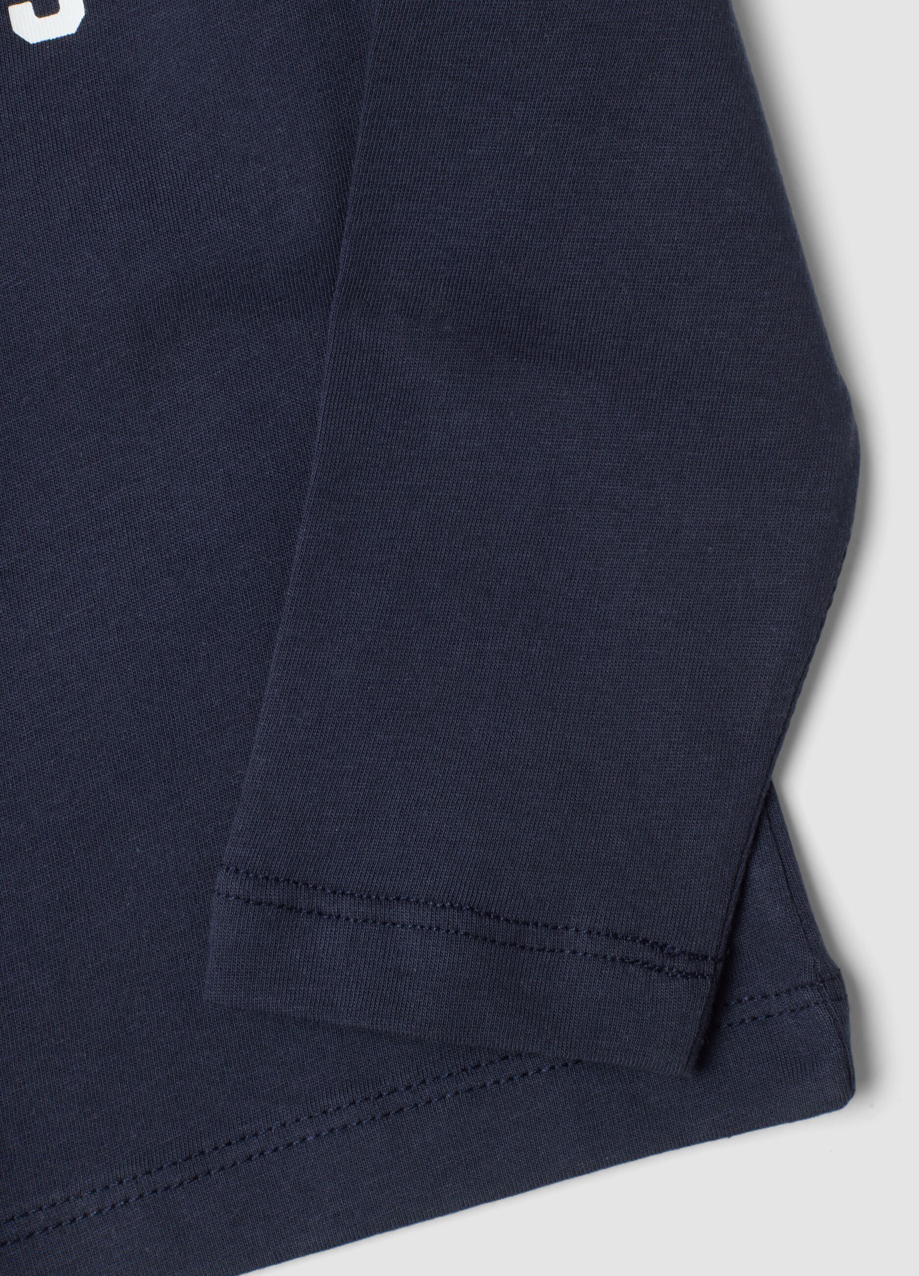 T-shirt blu in puro cotone con stampa college regular fit