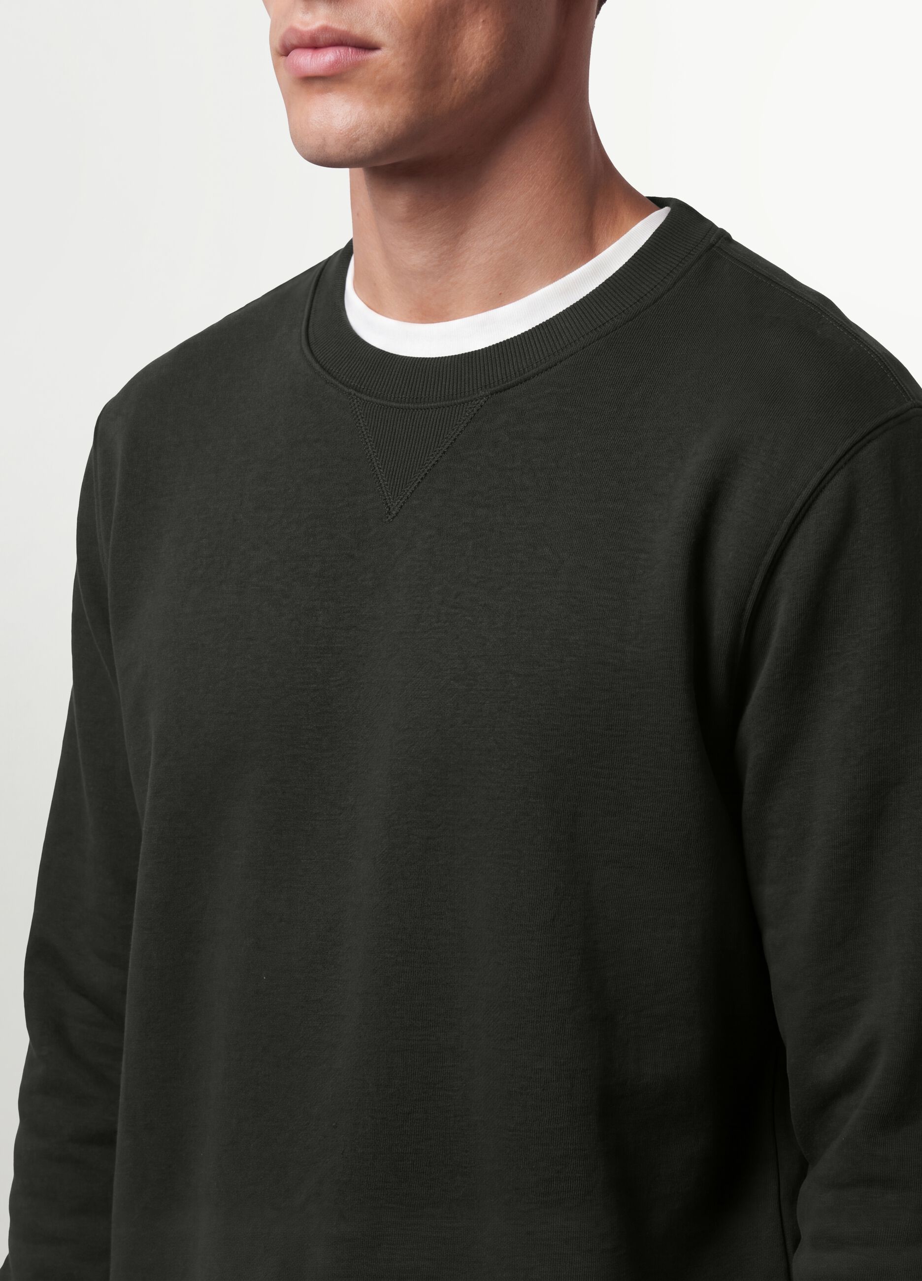 Black crew-neck cotton-blend sweatshirt, regular fit