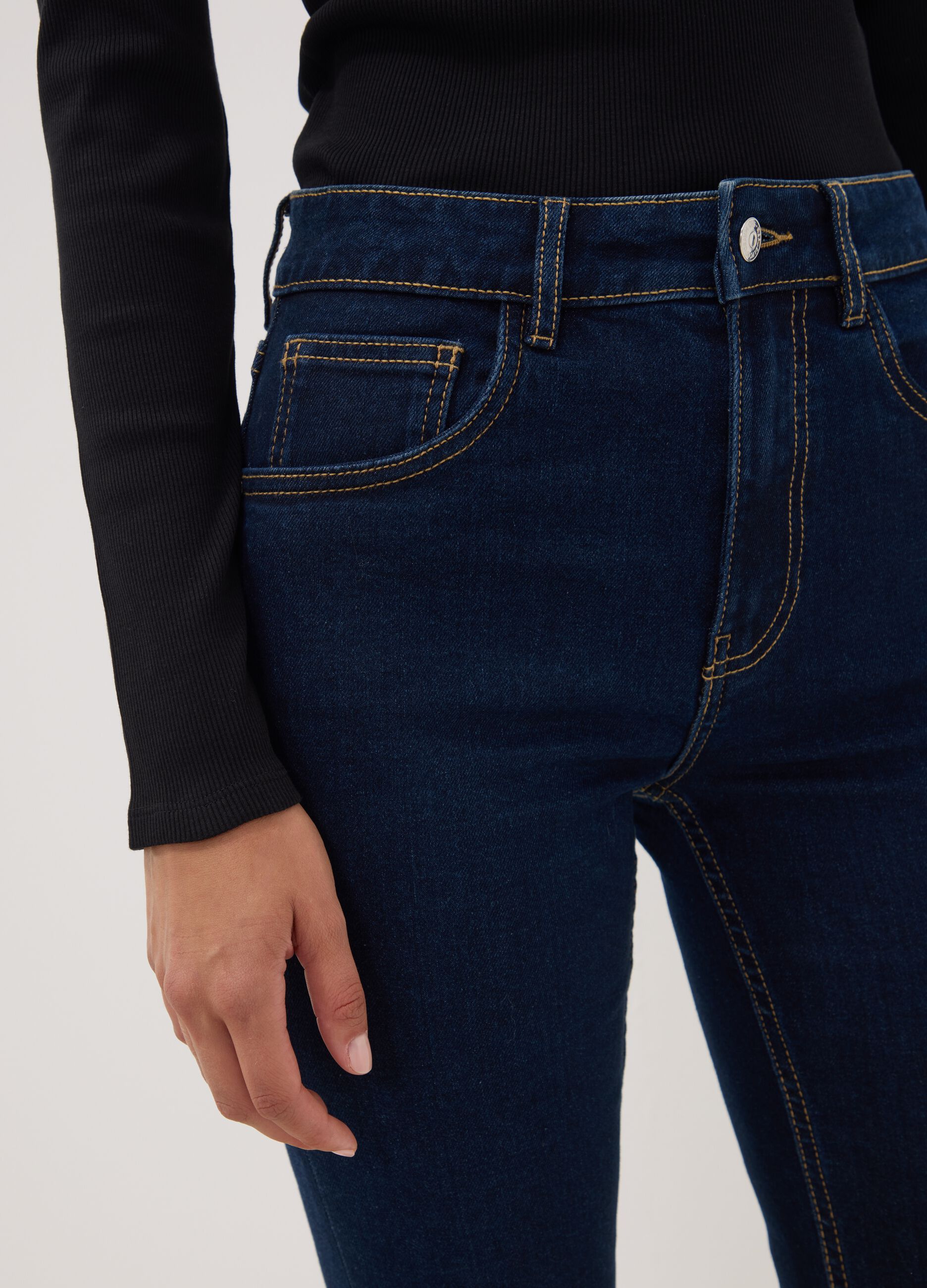 Blue denim cropped slim-fit jeans in stretch cotton and viscose