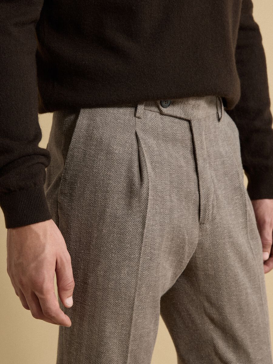 Grey regular-fit stretch viscose trousers_3