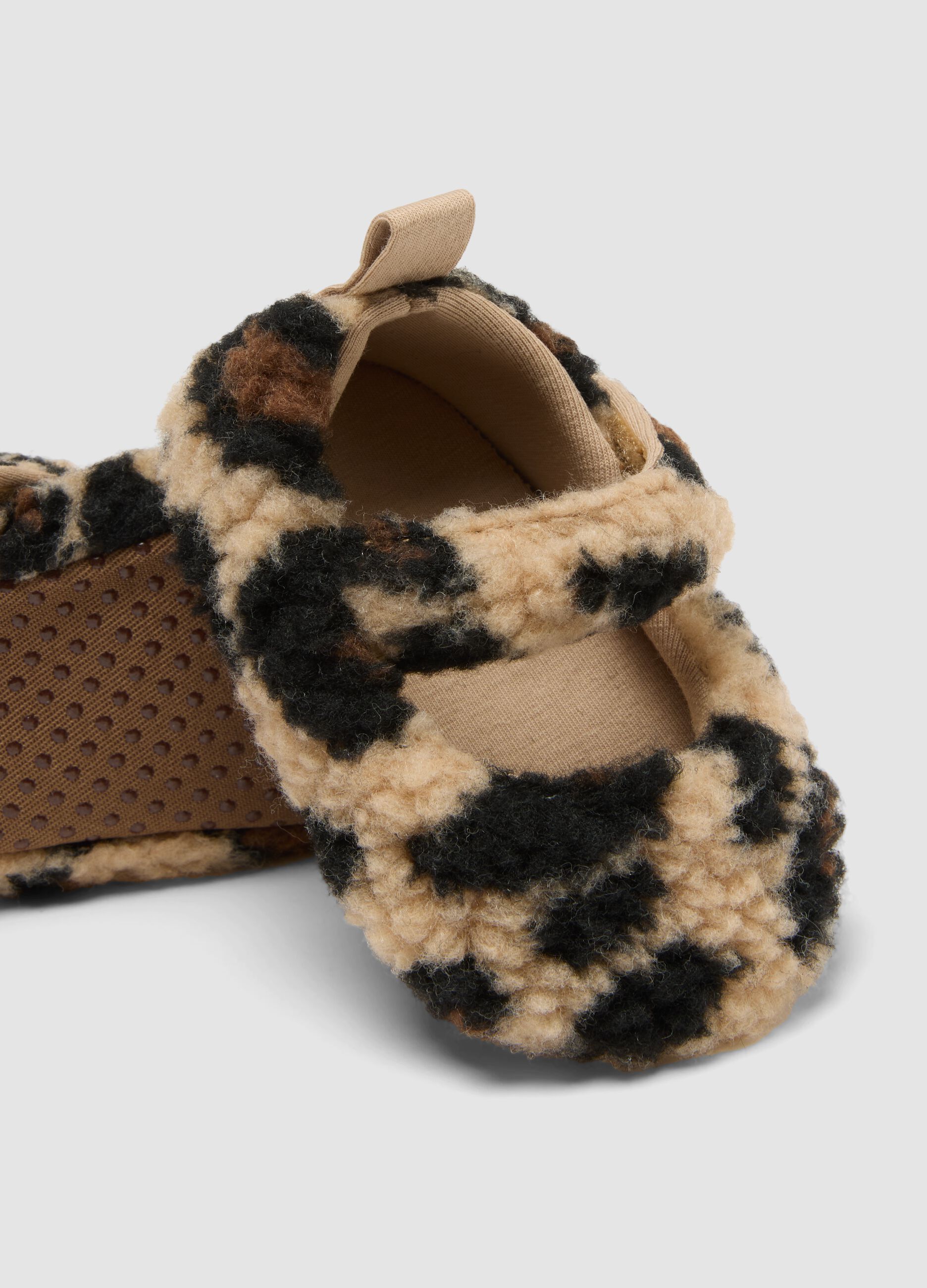 Scarpine beige animalier imbottite con cinturino