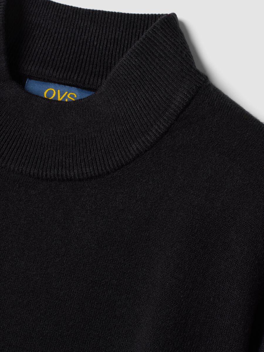 Black long-sleeve top with raised neckline, regular fit_5