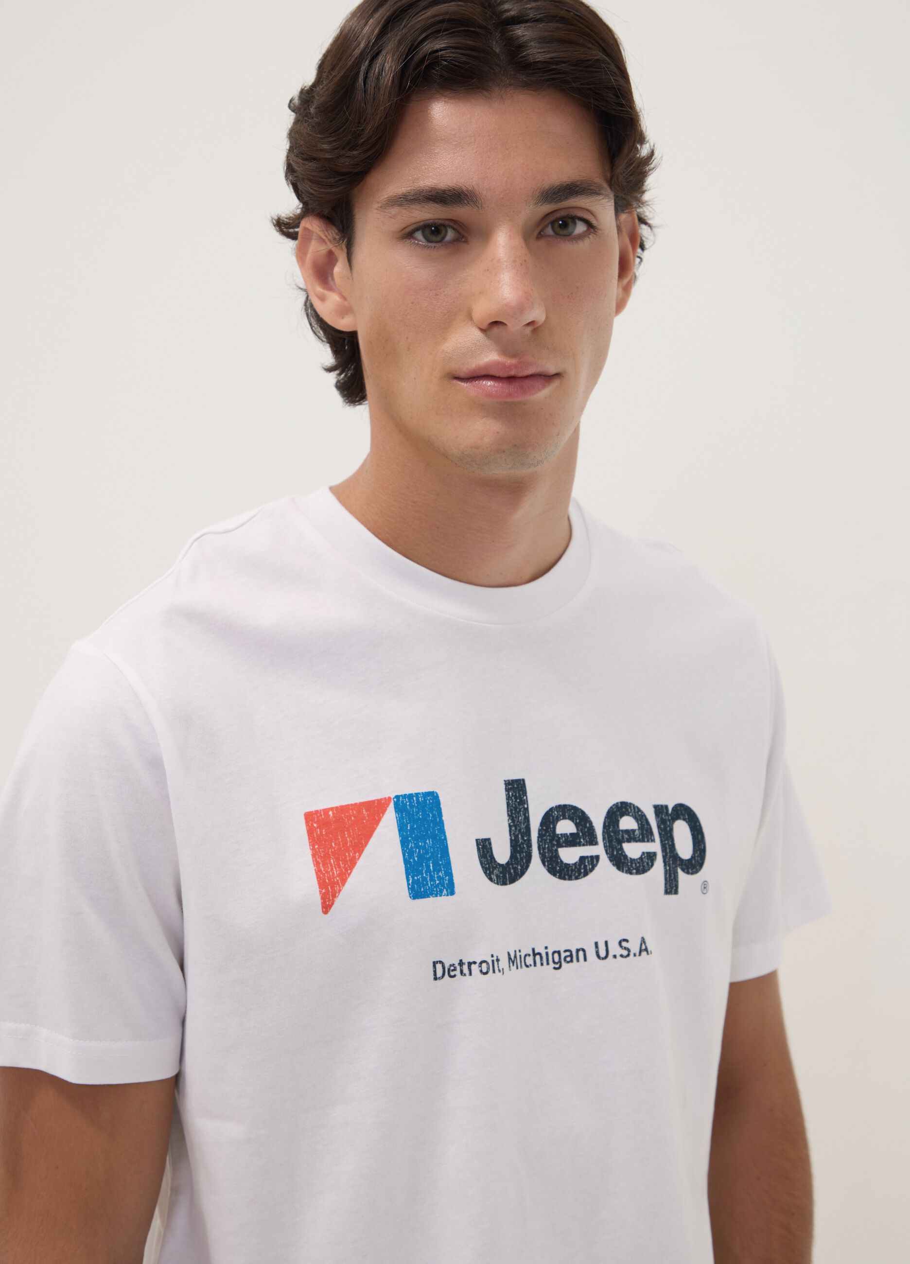 تيشيرت أبيض من قطن خالص بياقة دائرية مع طبعة Jeep