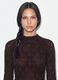 T-shirt marrone in tessuto elasticizzato traforato con colletto rialzato_0