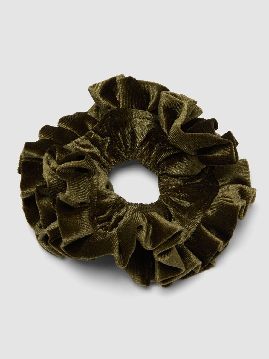Green velvety scrunchie_1