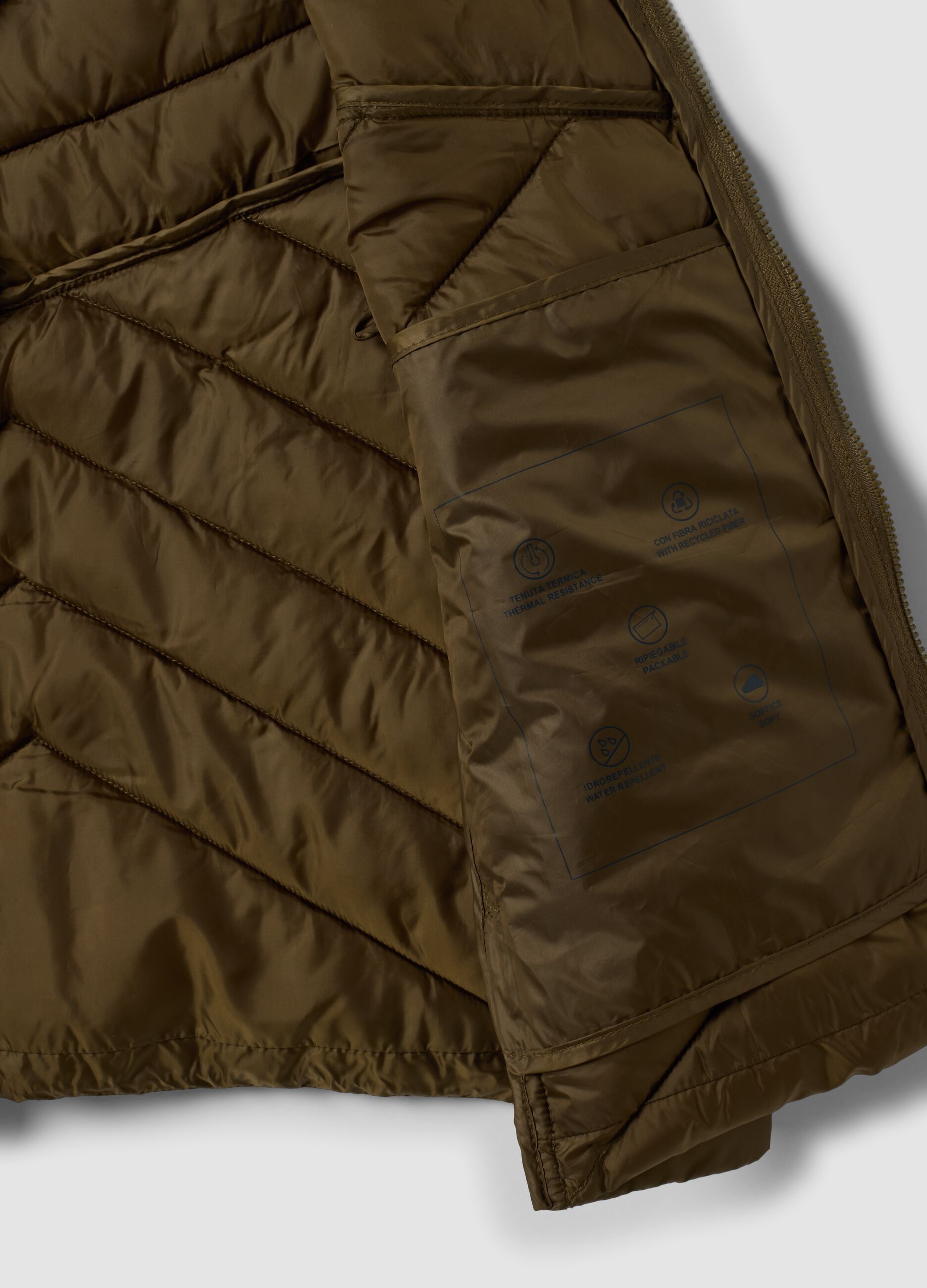 جيليه Ultralight أخضر مبطّن بسحّاب وياقة عالية