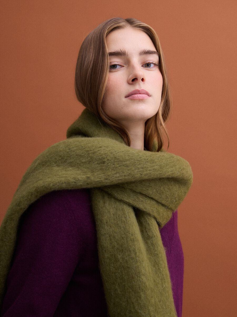 Purple pure wool jumper with deep V-neck_1