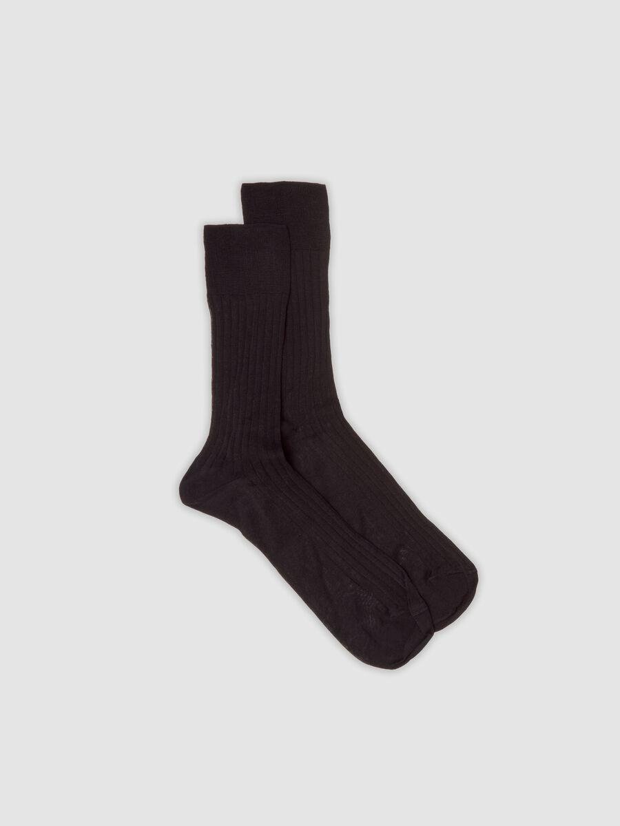 Black ribbed mid-calf socks in pure cotton_0