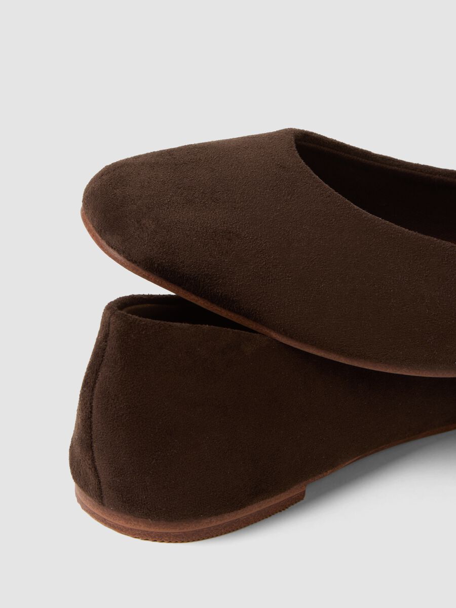 Classic brown round-toe ballet flats_2