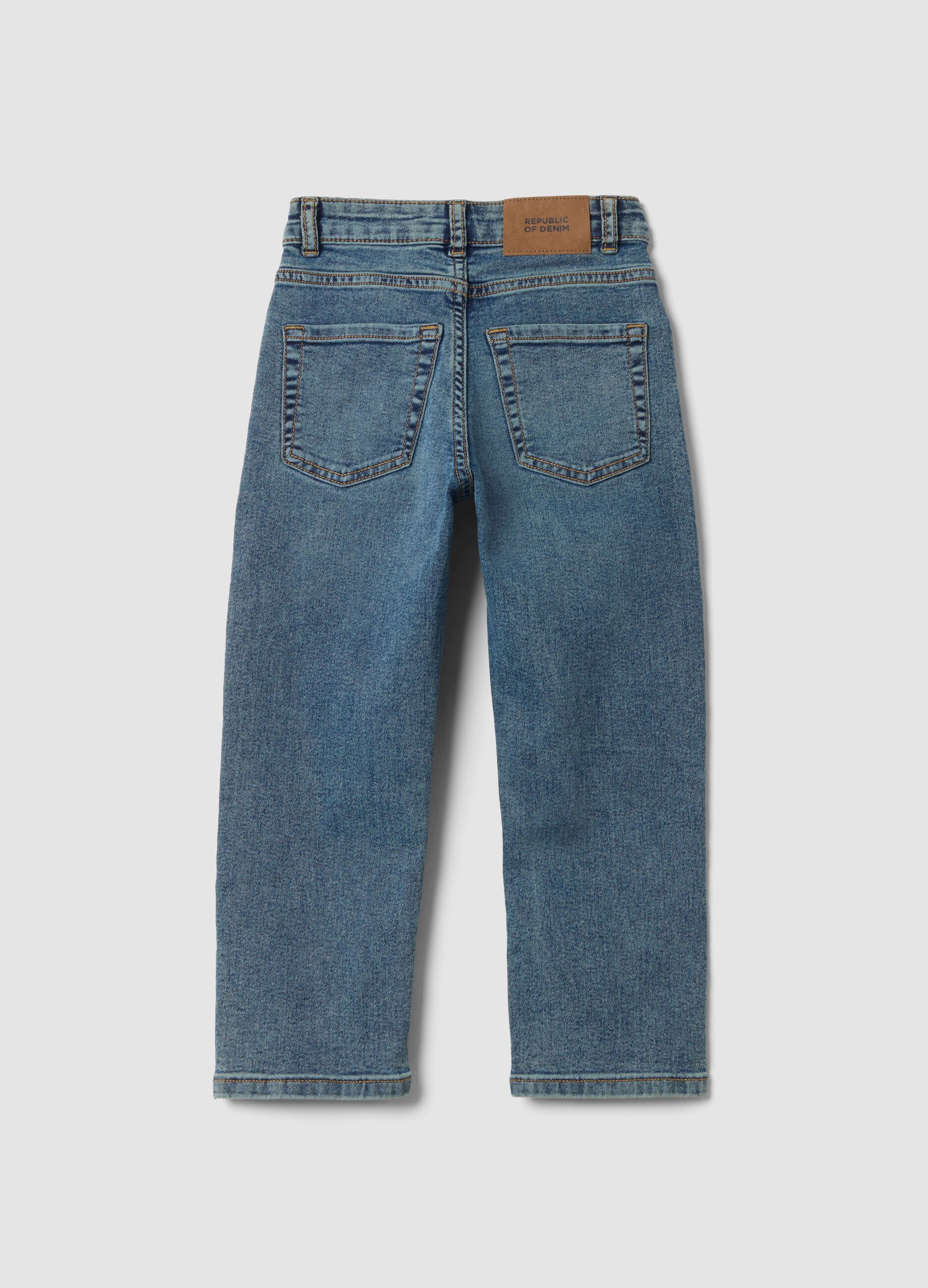 Jeans blu chiaro in cotone elasticizzato straight fit