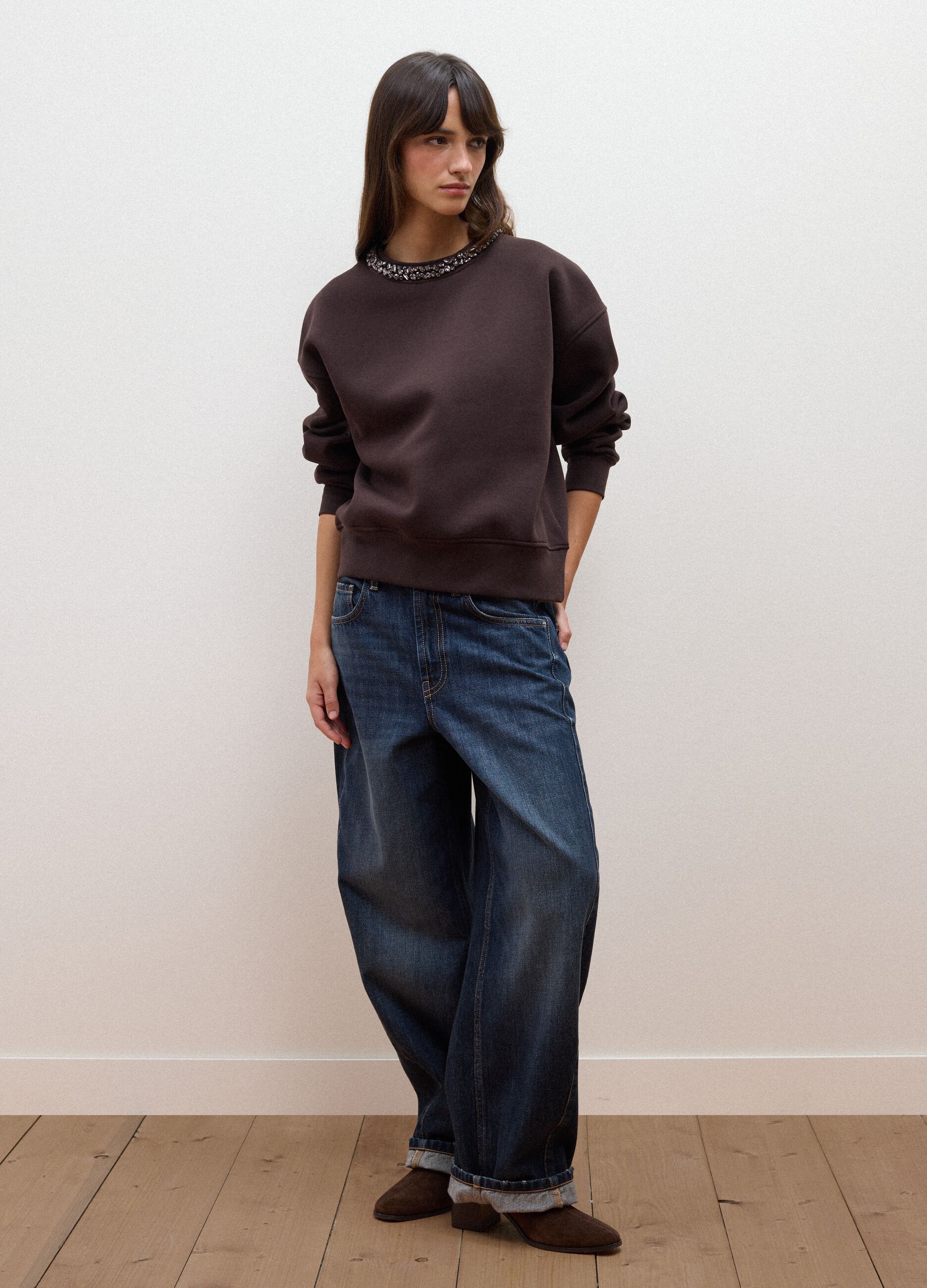Felpa marrone in misto cotone con strass