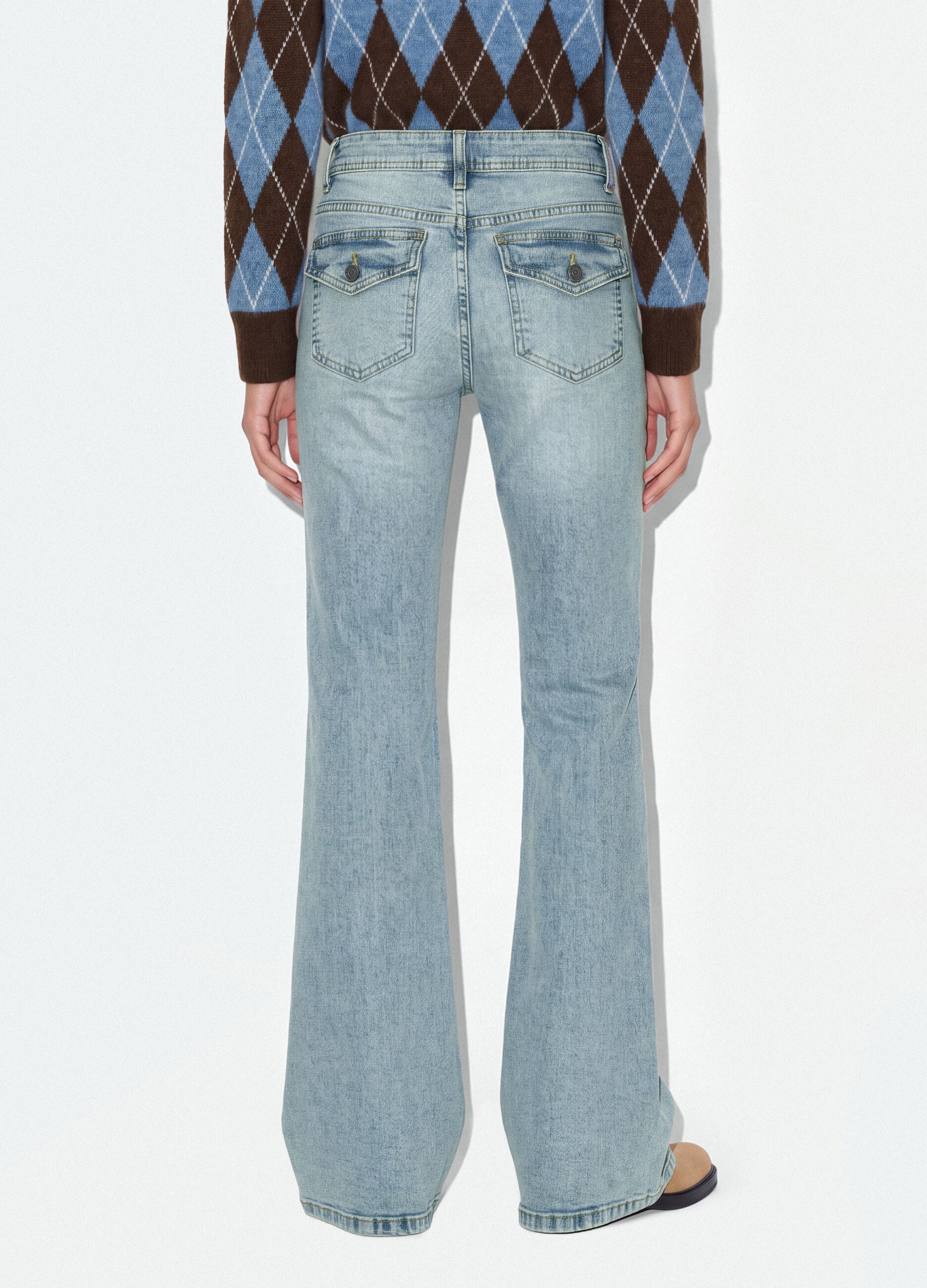 Jeans blu chiaro flare in cotone elasticizzato