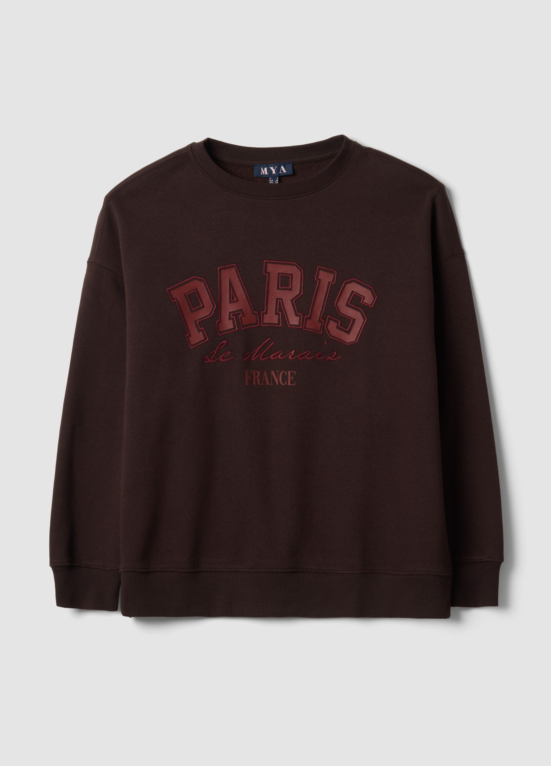 سويت شيرت بني بمزيج قطني مع كتابة Paris