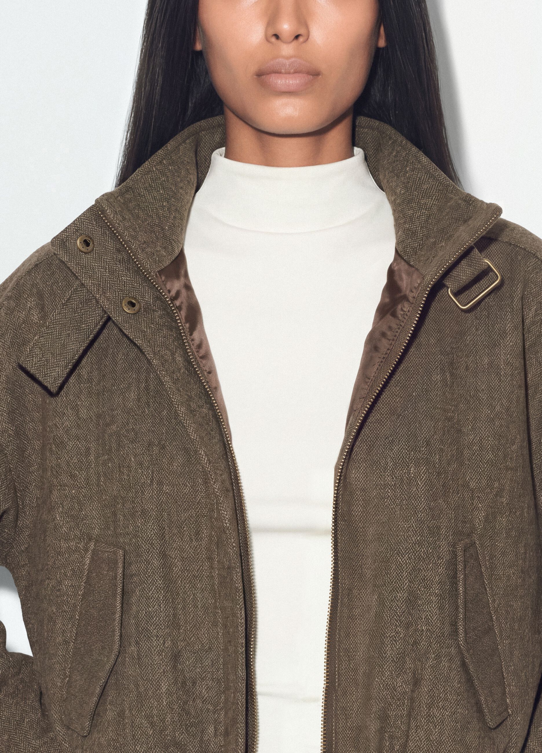 Giacca marrone regular con zip e fantasia spigata