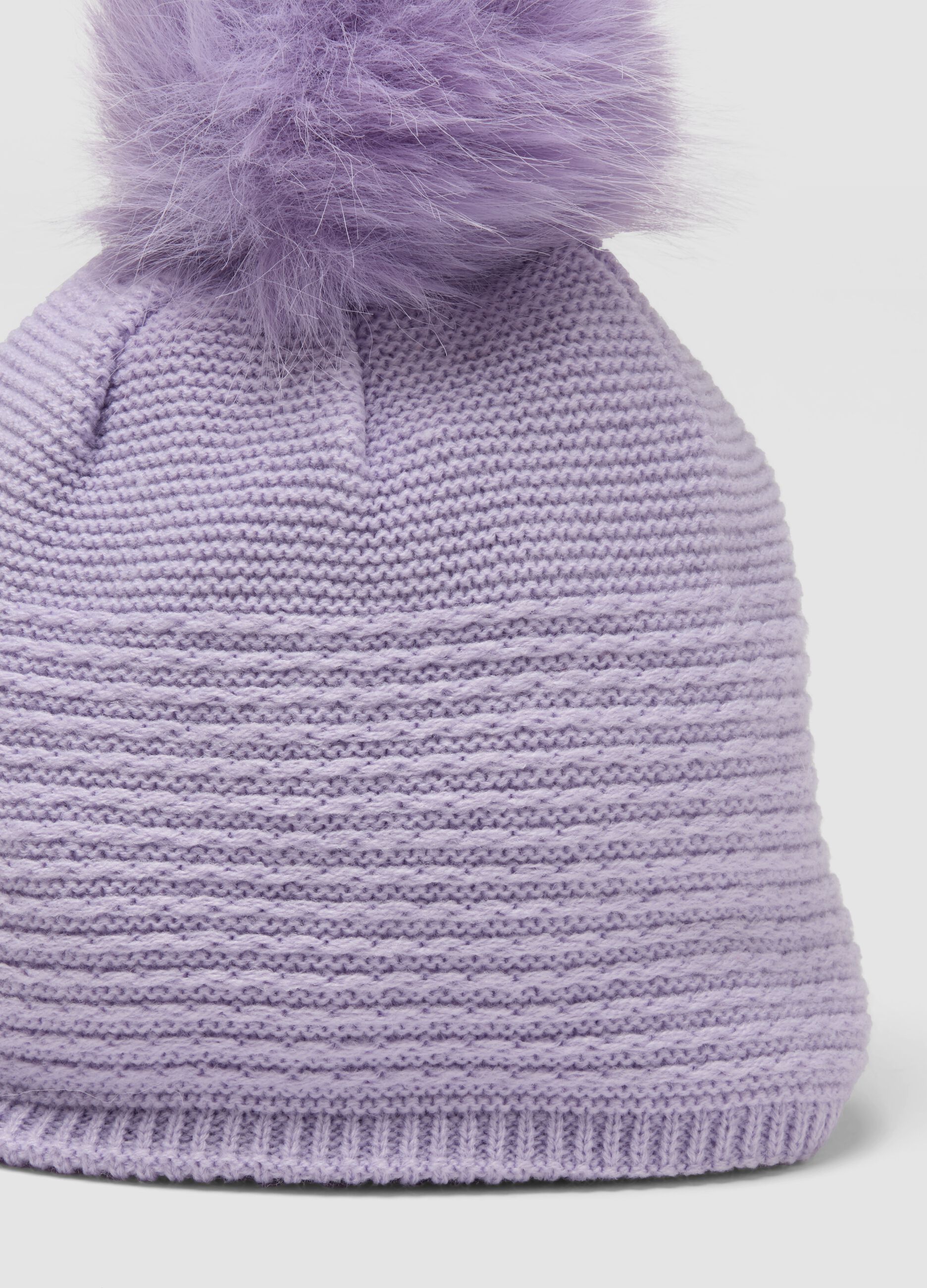 Purple pom‑pom hat