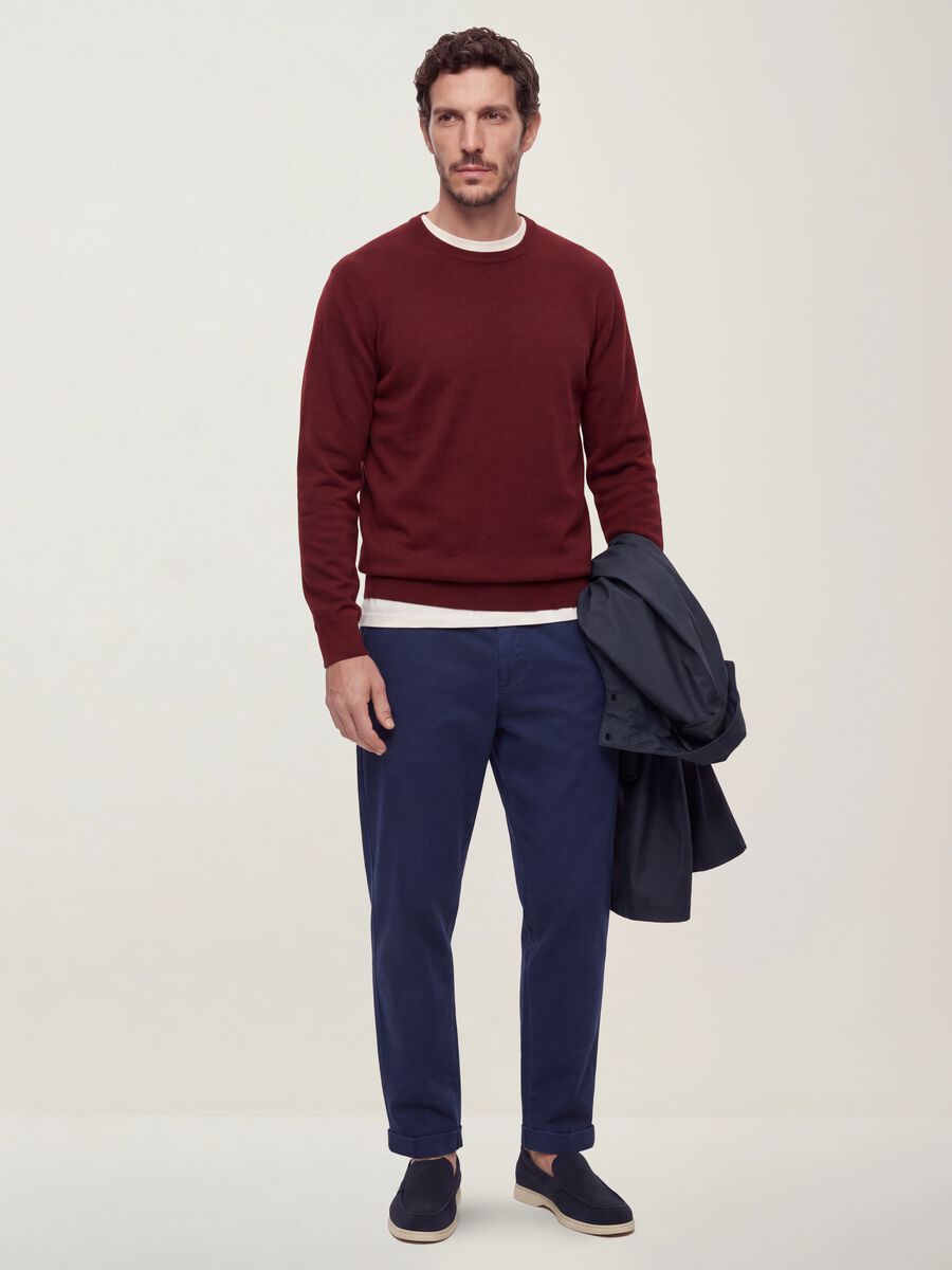 Pantaloni chino blu in puro cotone carrot fit_0