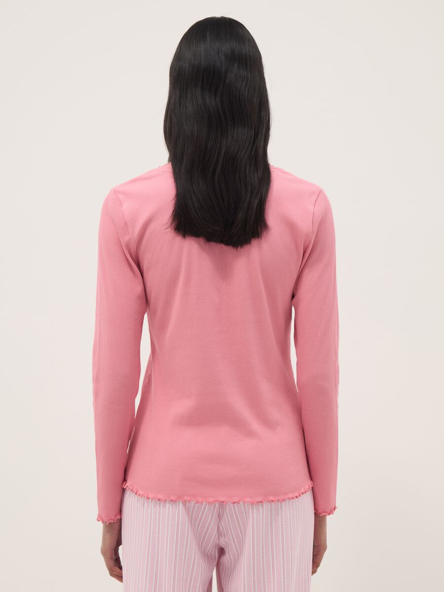 Pure cotton pink pyjama top with serafino neckline, regular fit_2